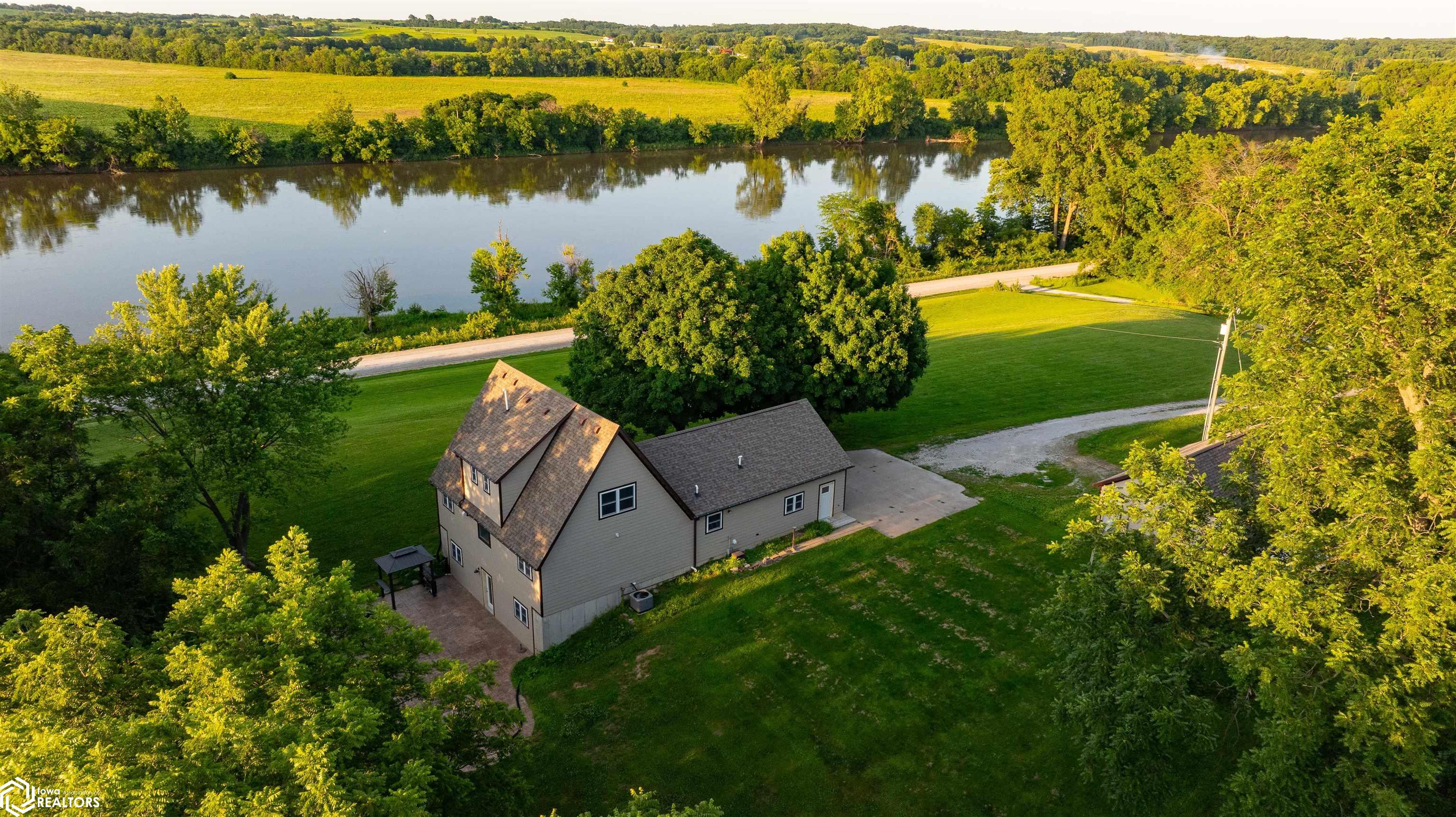 14277 Eagle Drive, Douds, Iowa image 5
