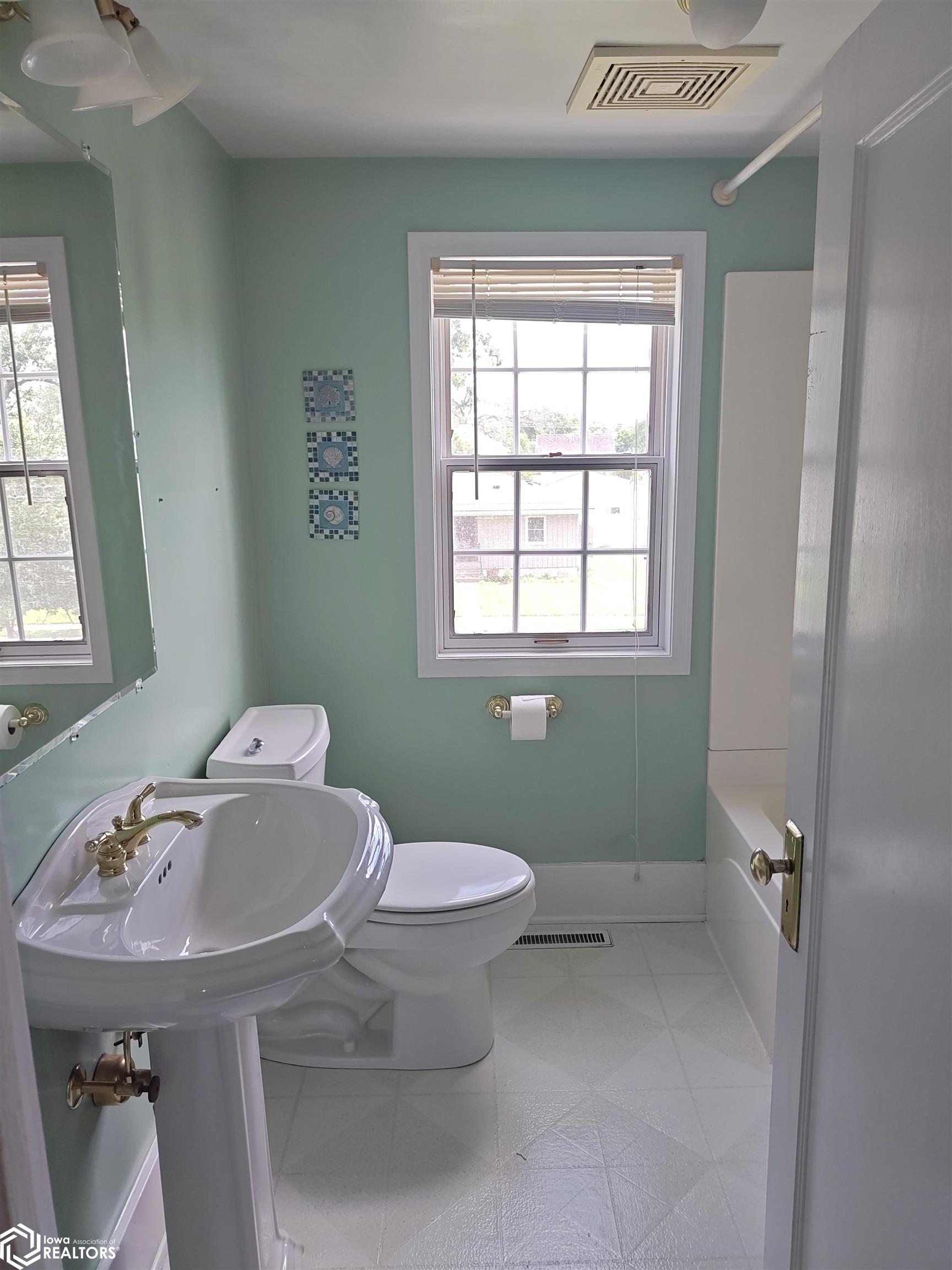 1305 Avenue C, Fort Madison, Iowa image 10