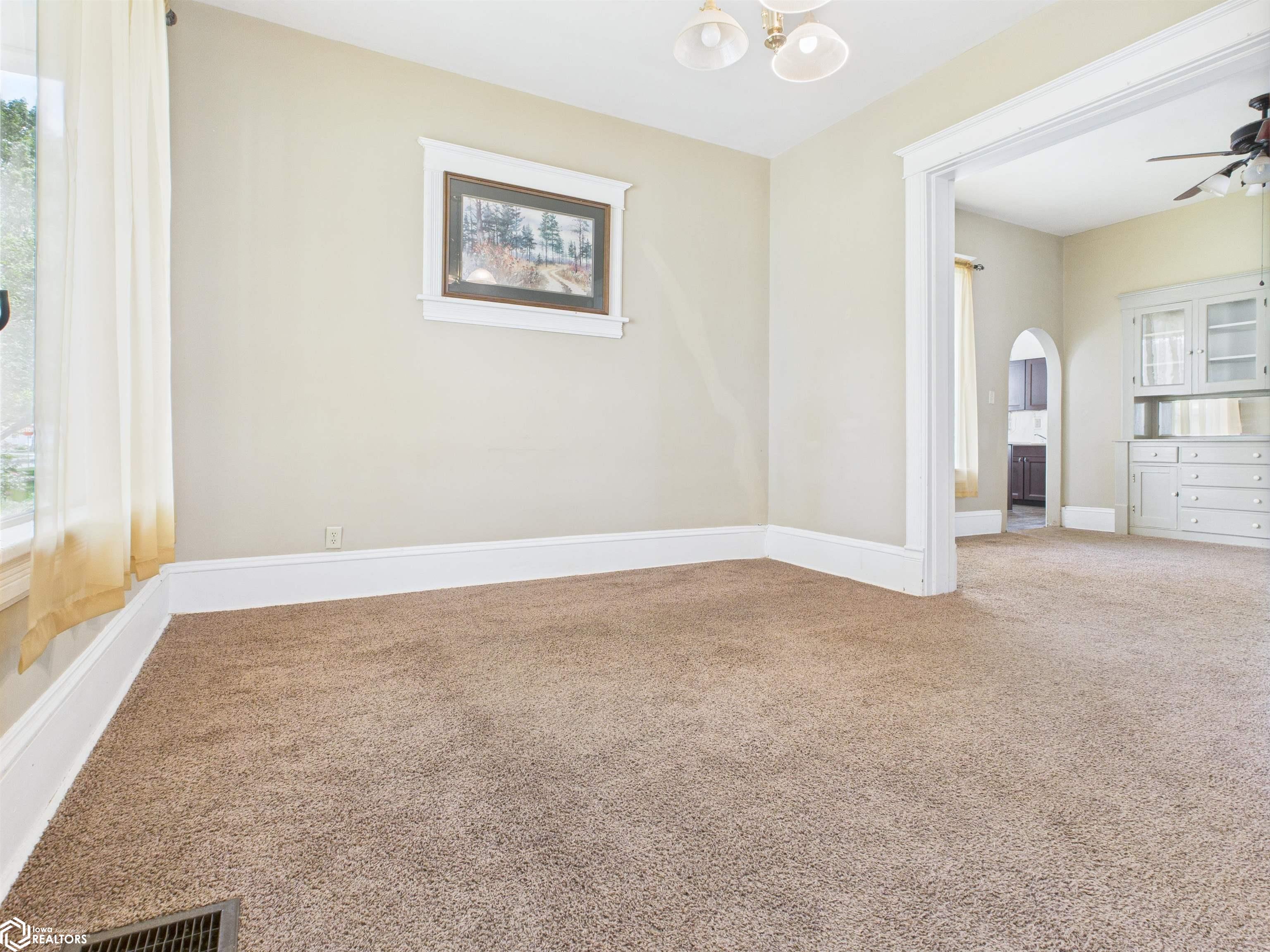 2414 Ave I, Fort Madison, Iowa image 5