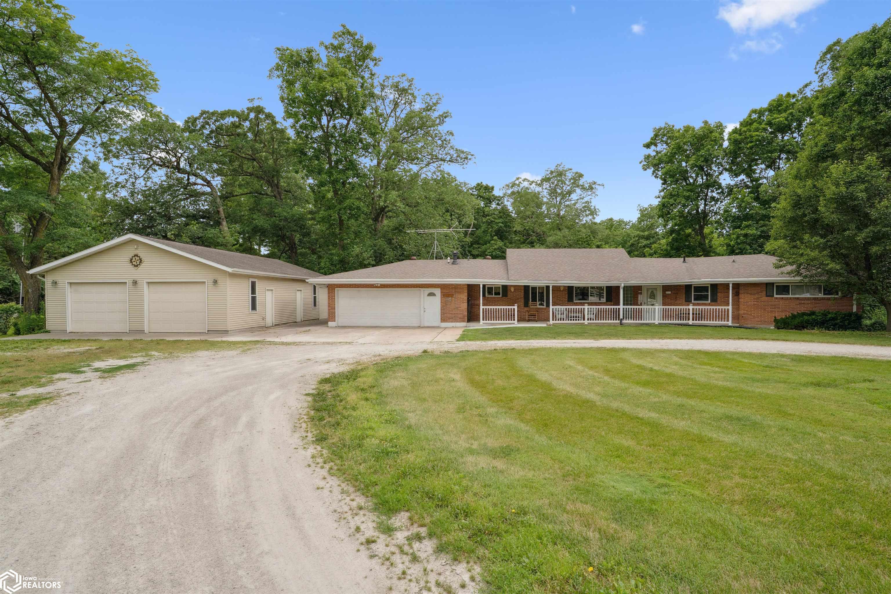 14064 155th Street, Burlington, Iowa image 1