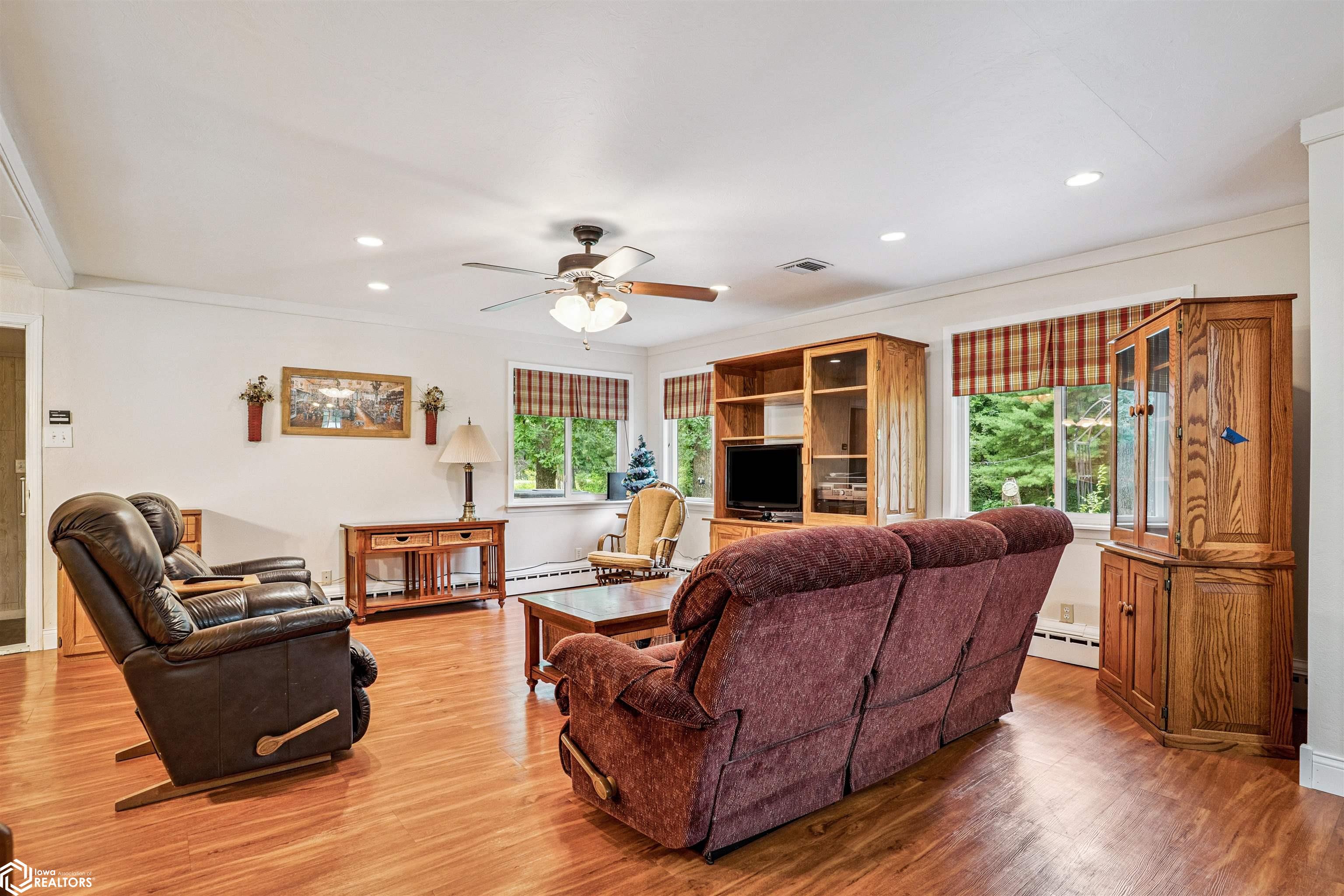 14064 155th Street, Burlington, Iowa image 11