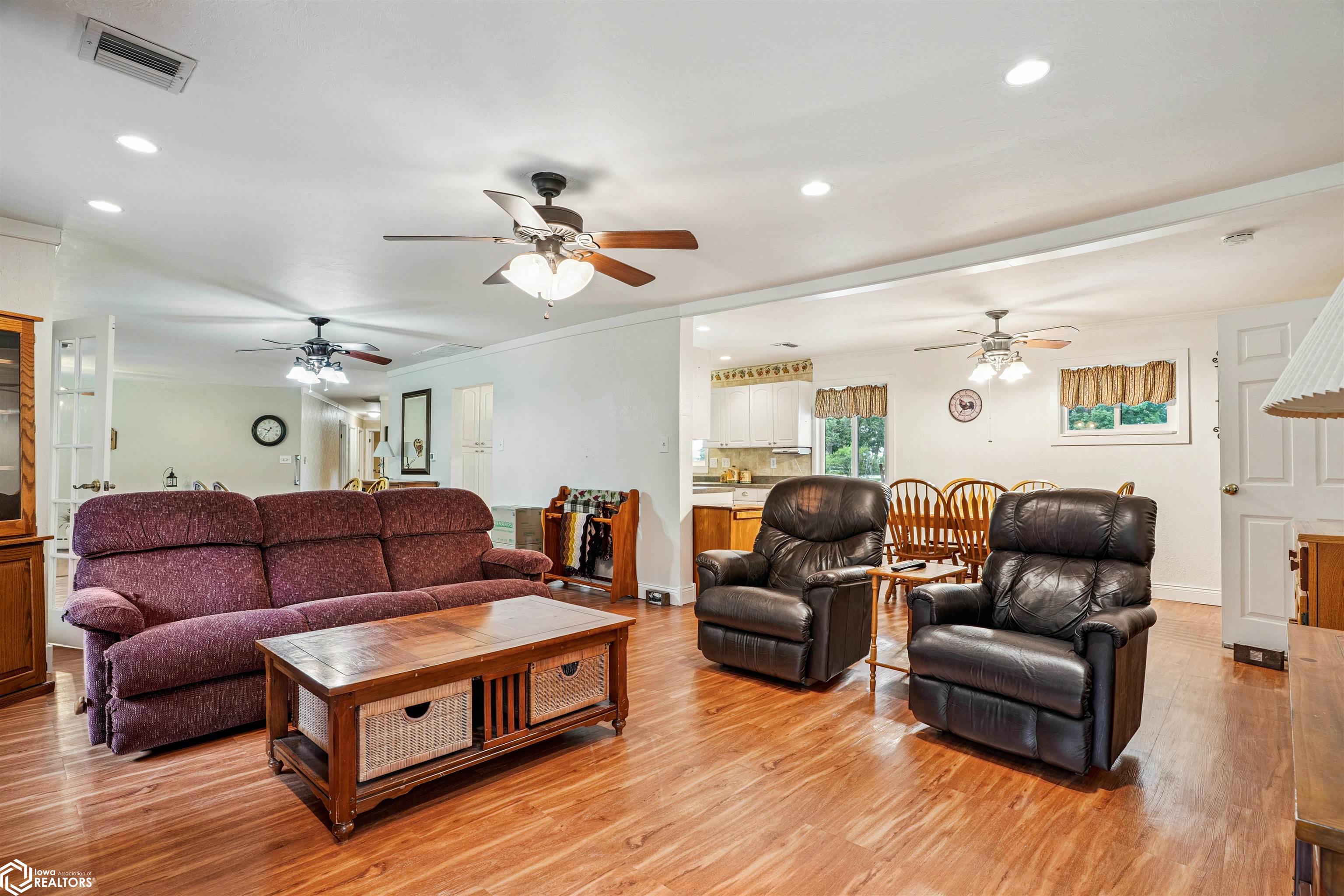 14064 155th Street, Burlington, Iowa image 12
