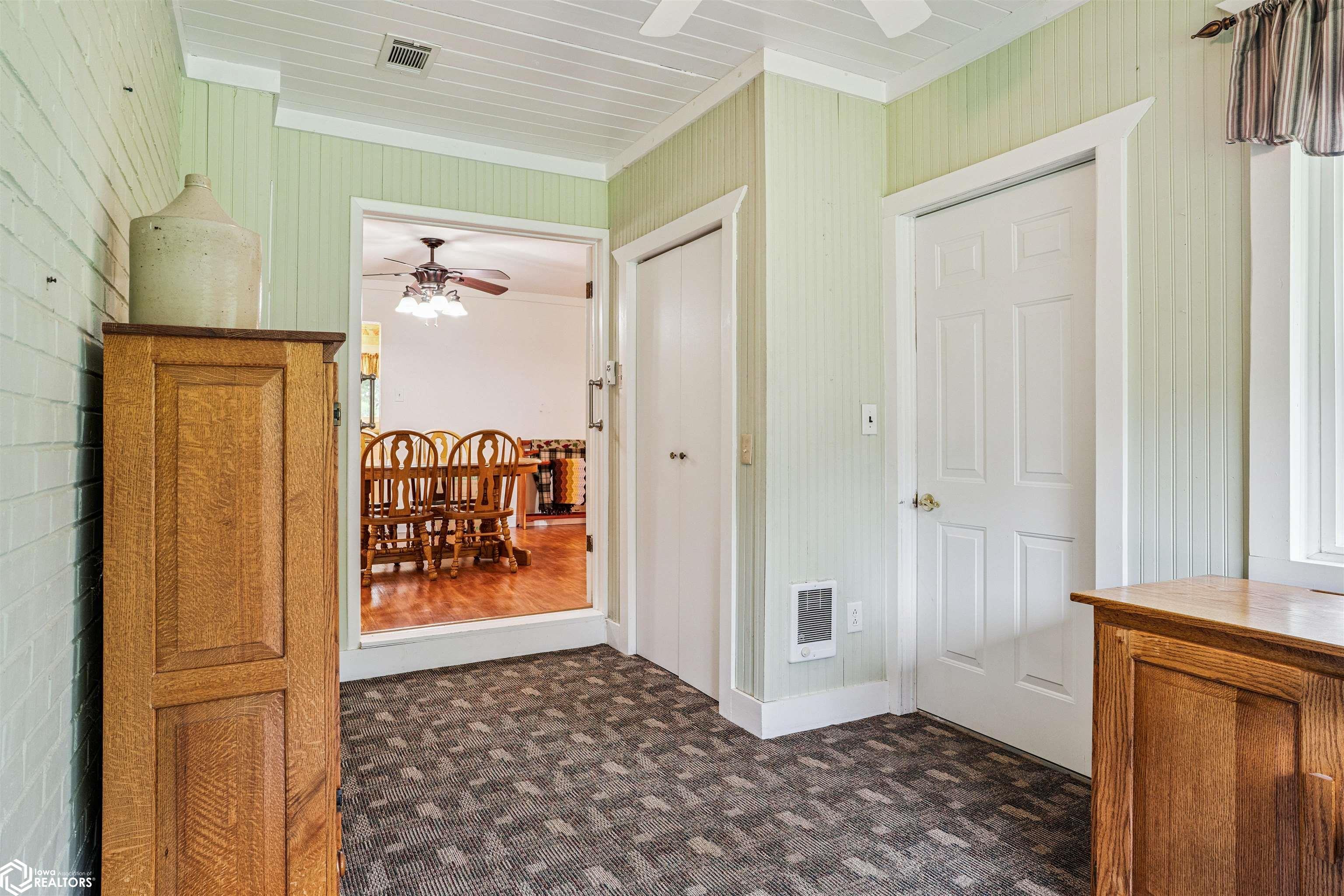 14064 155th Street, Burlington, Iowa image 13