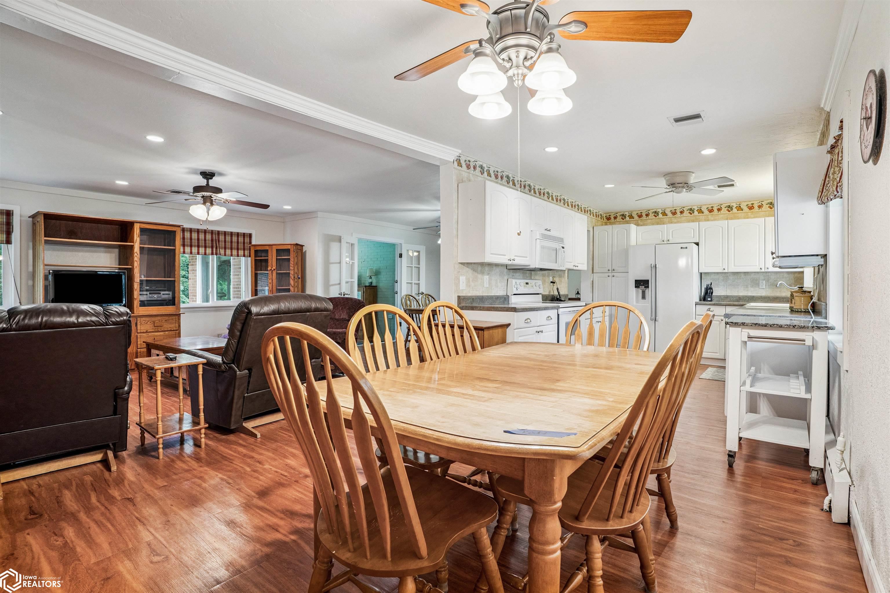 14064 155th Street, Burlington, Iowa image 16