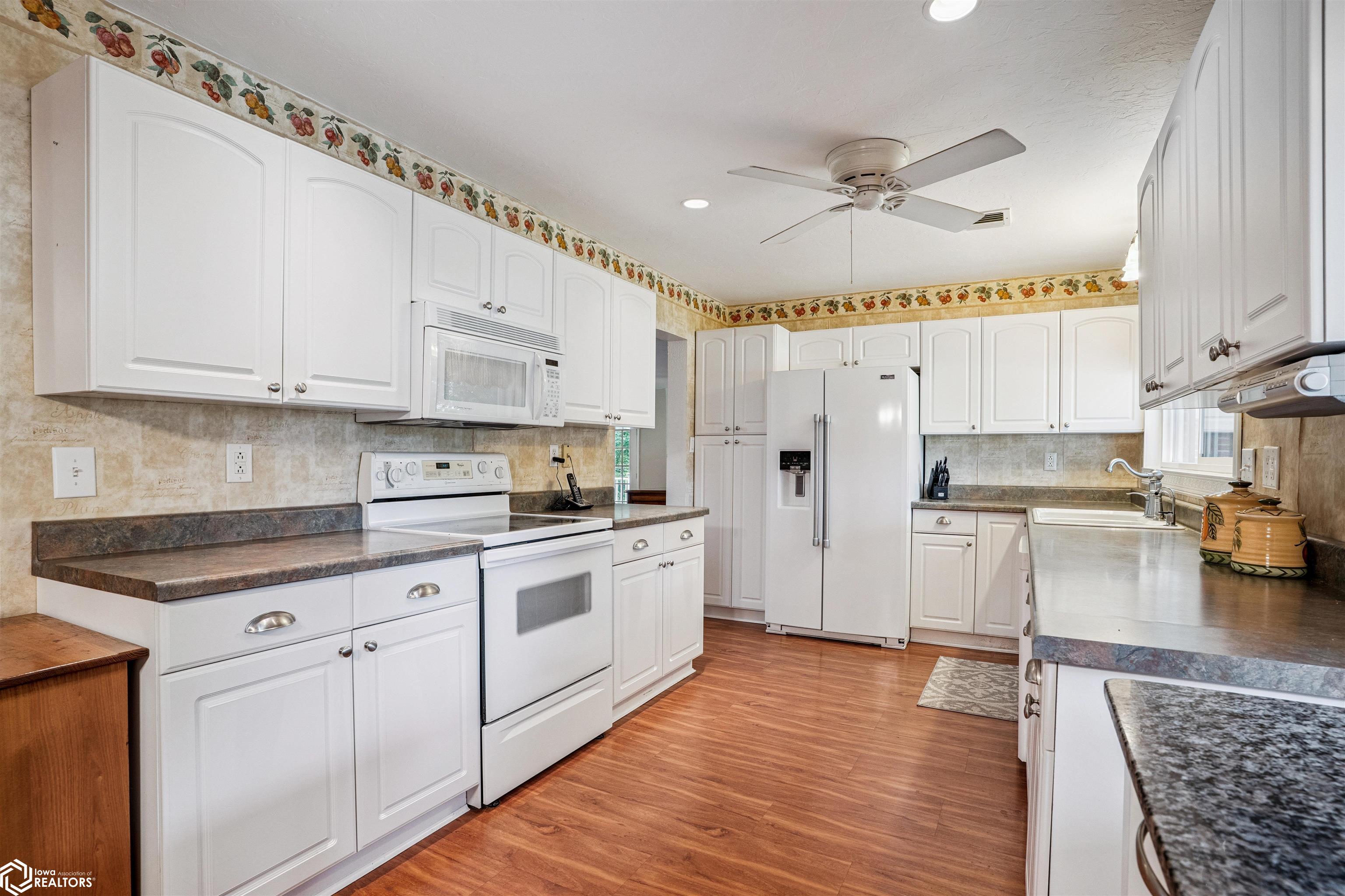 14064 155th Street, Burlington, Iowa image 17