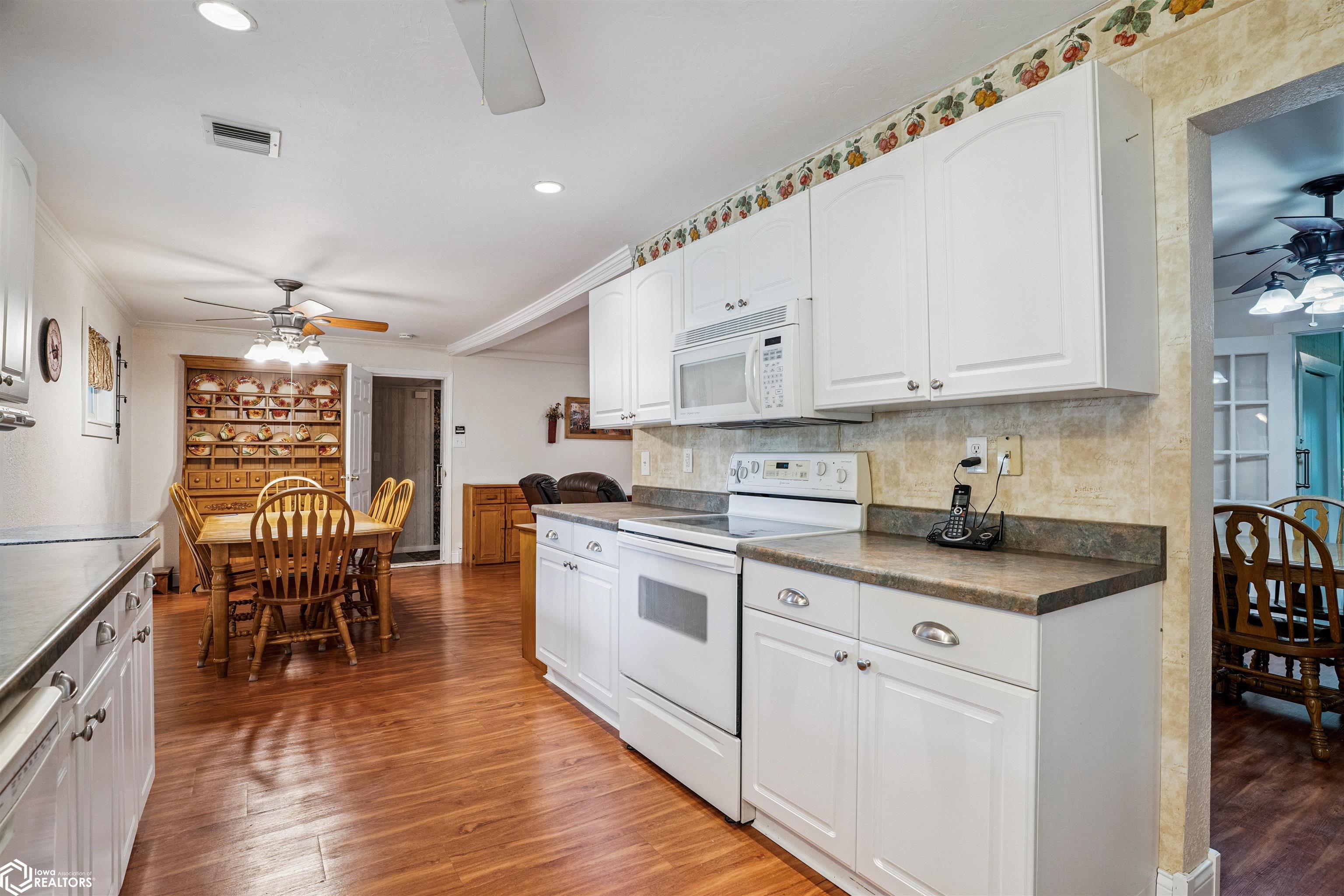 14064 155th Street, Burlington, Iowa image 18