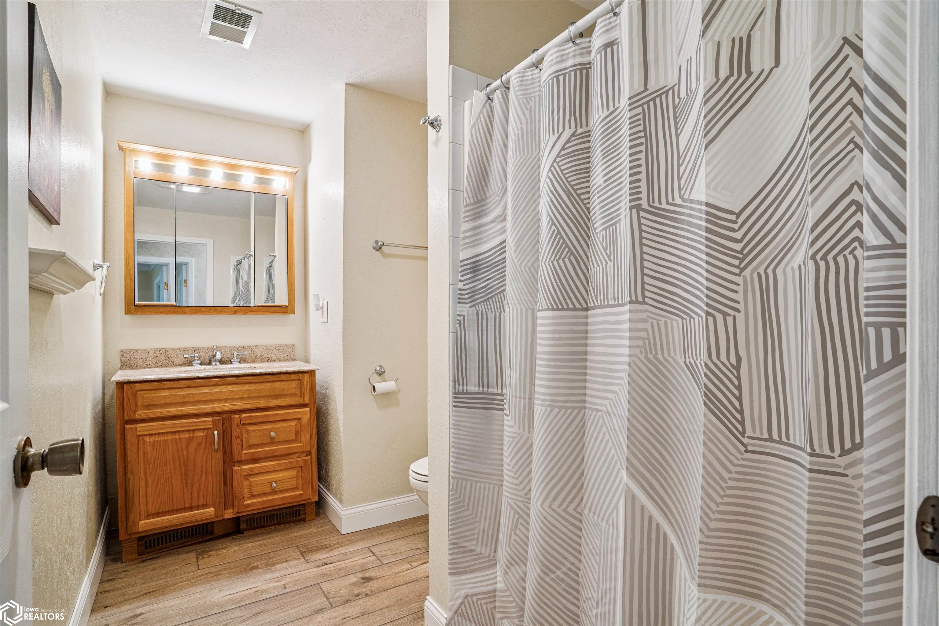 14064 155th Street, Burlington, Iowa image 25