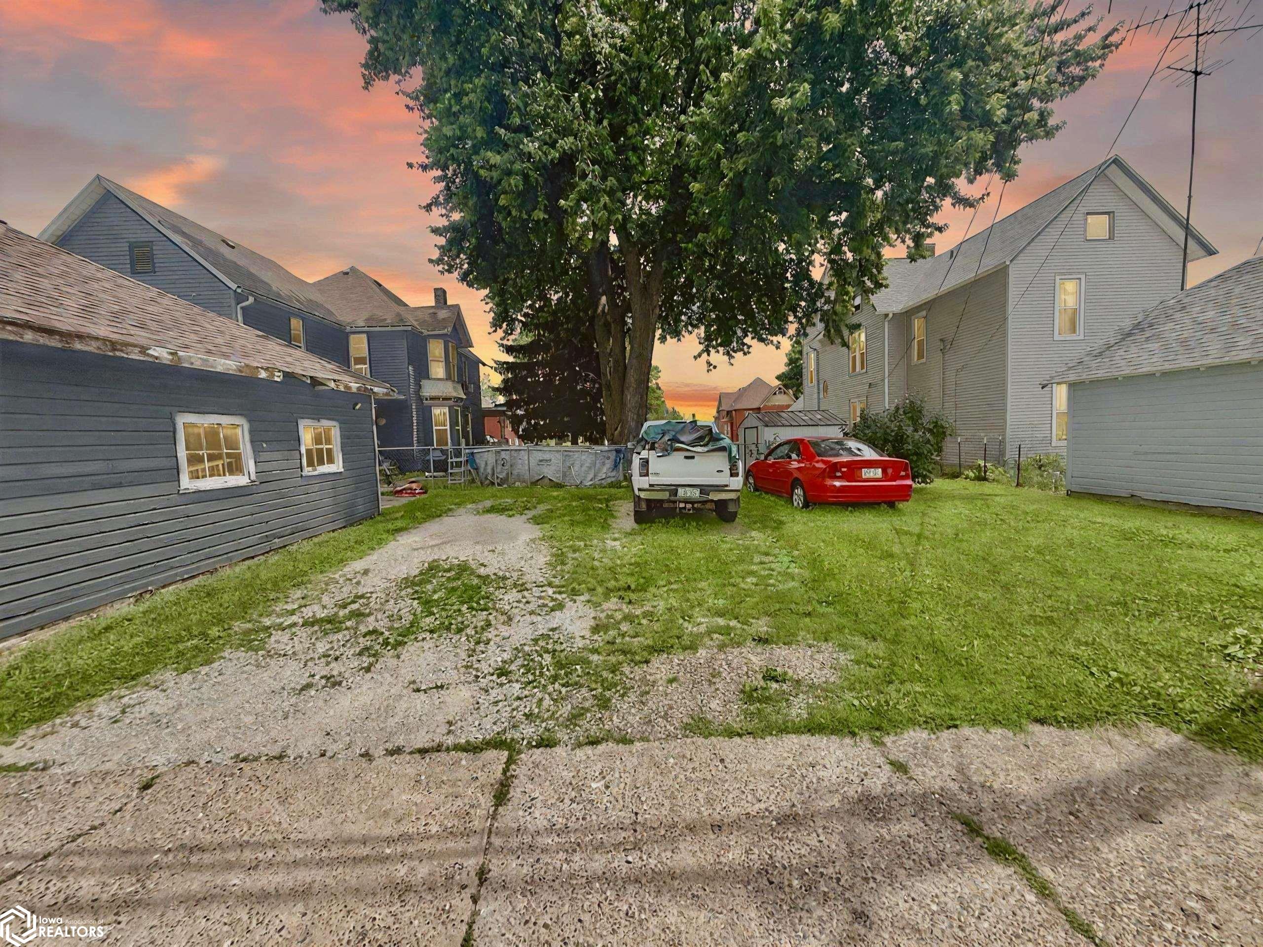 205 South Marshall, Burlington, Iowa image 22