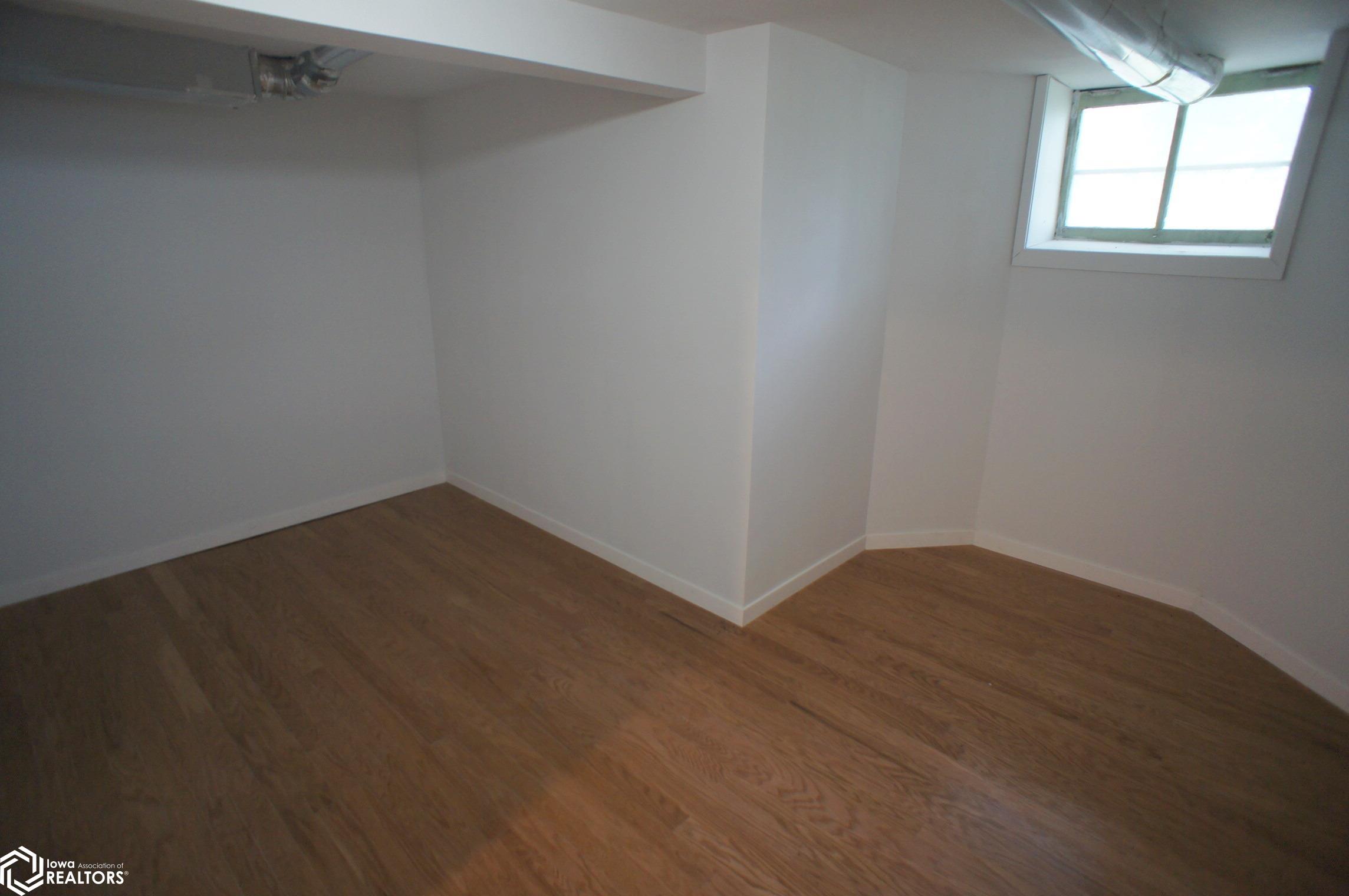 821 Division Street, Webster City, Iowa image 37