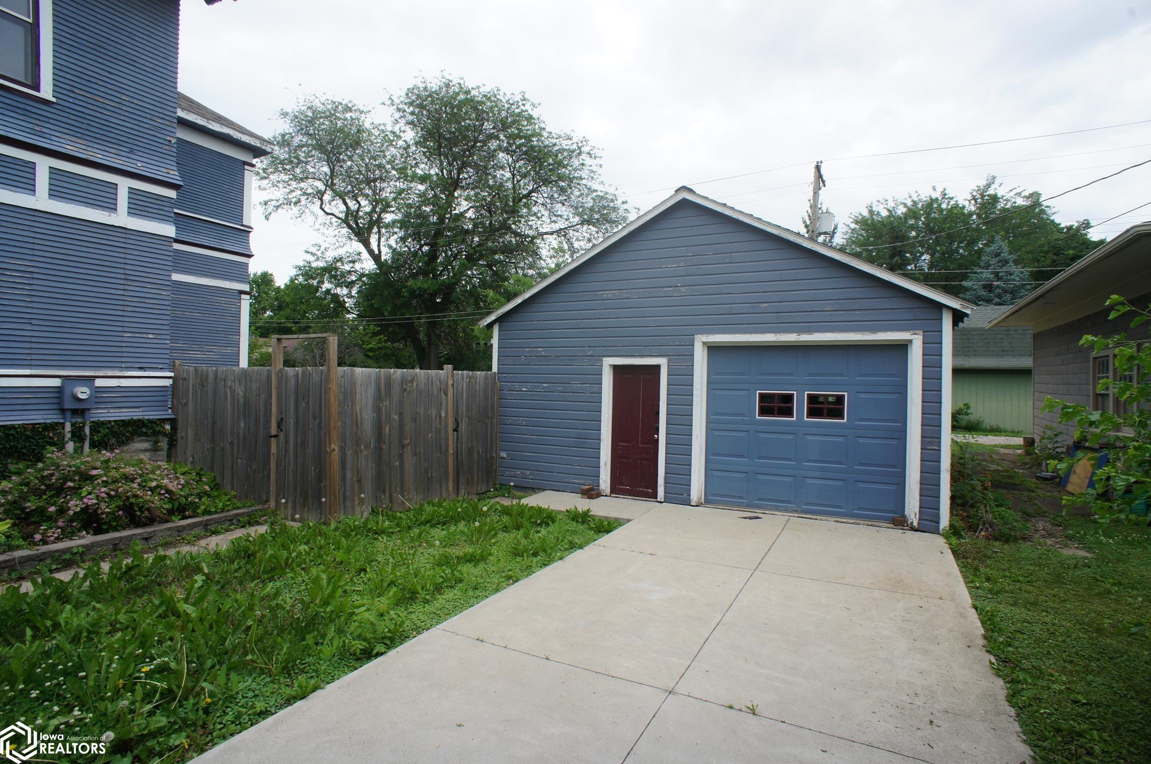 821 Division Street, Webster City, Iowa image 42
