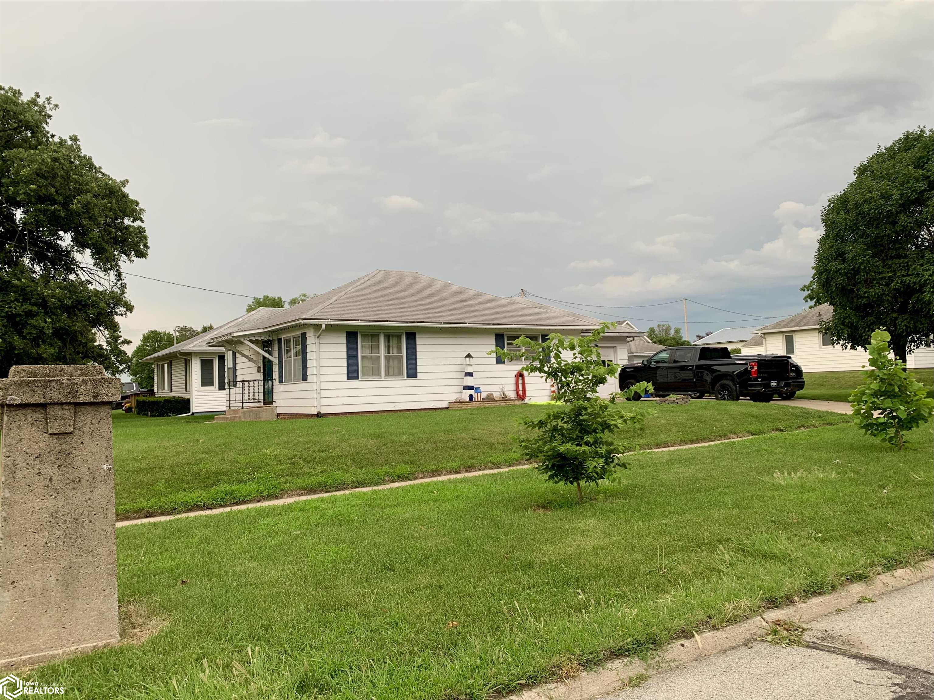 501 E Park Street, Jefferson, Iowa image 3