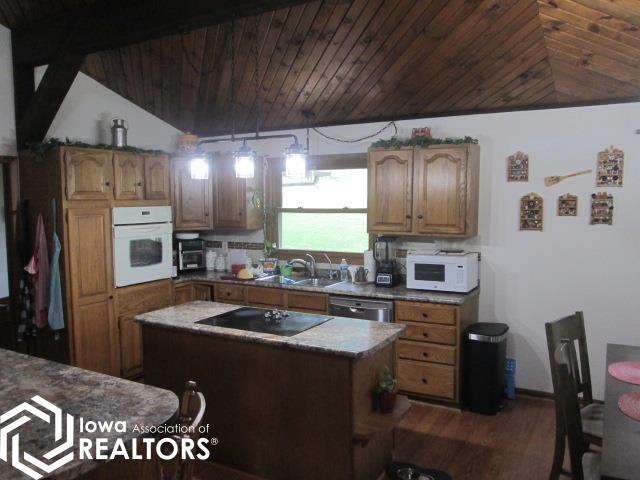1269 Taylor Avenue, Belmond, Iowa image 9