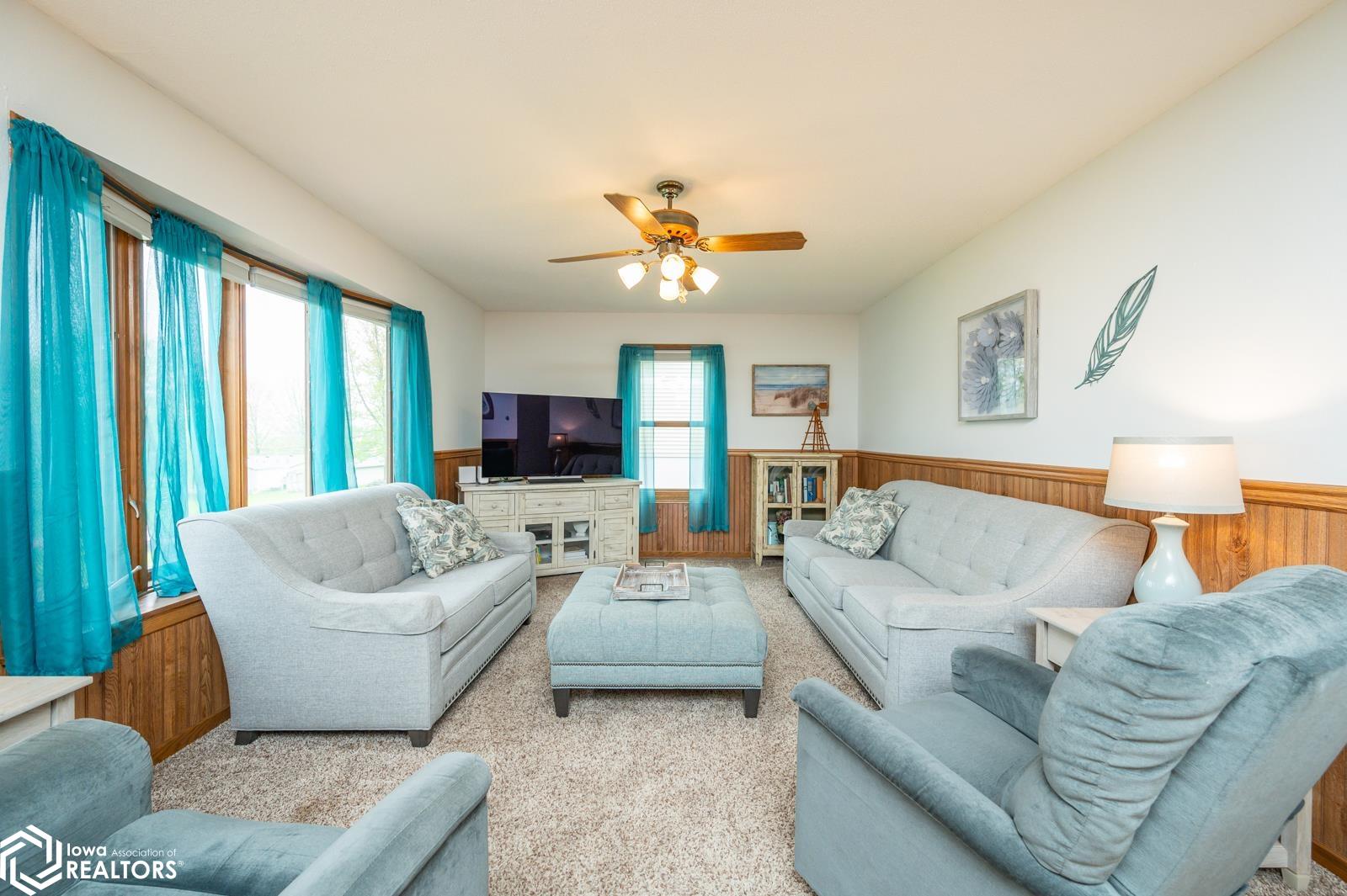 209 S Vine Avenue, Lacona, Iowa image 3