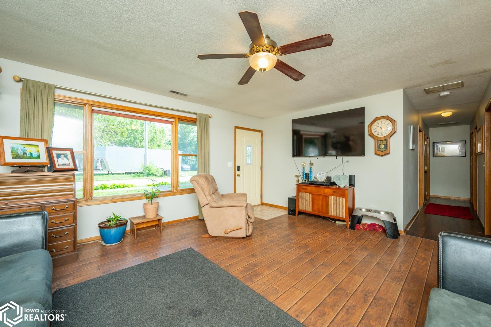 605 & 607 Grand Street, New Virginia, Iowa image 2