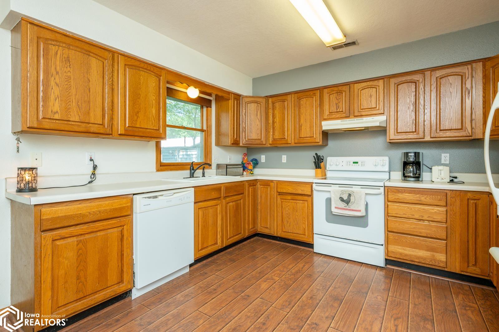 605 & 607 Grand Street, New Virginia, Iowa image 7
