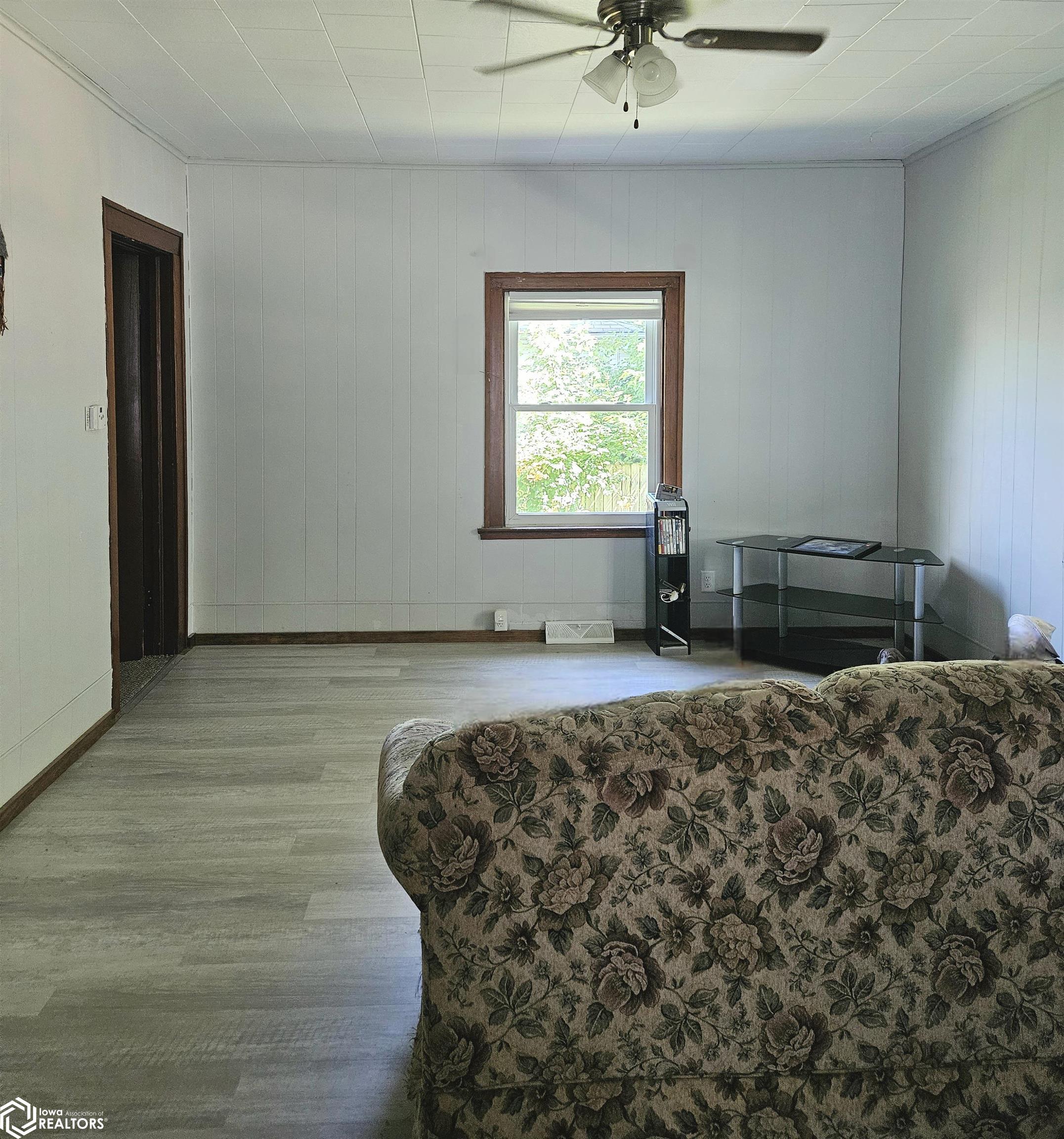 221 S Cross Street, Birmingham, Iowa image 6