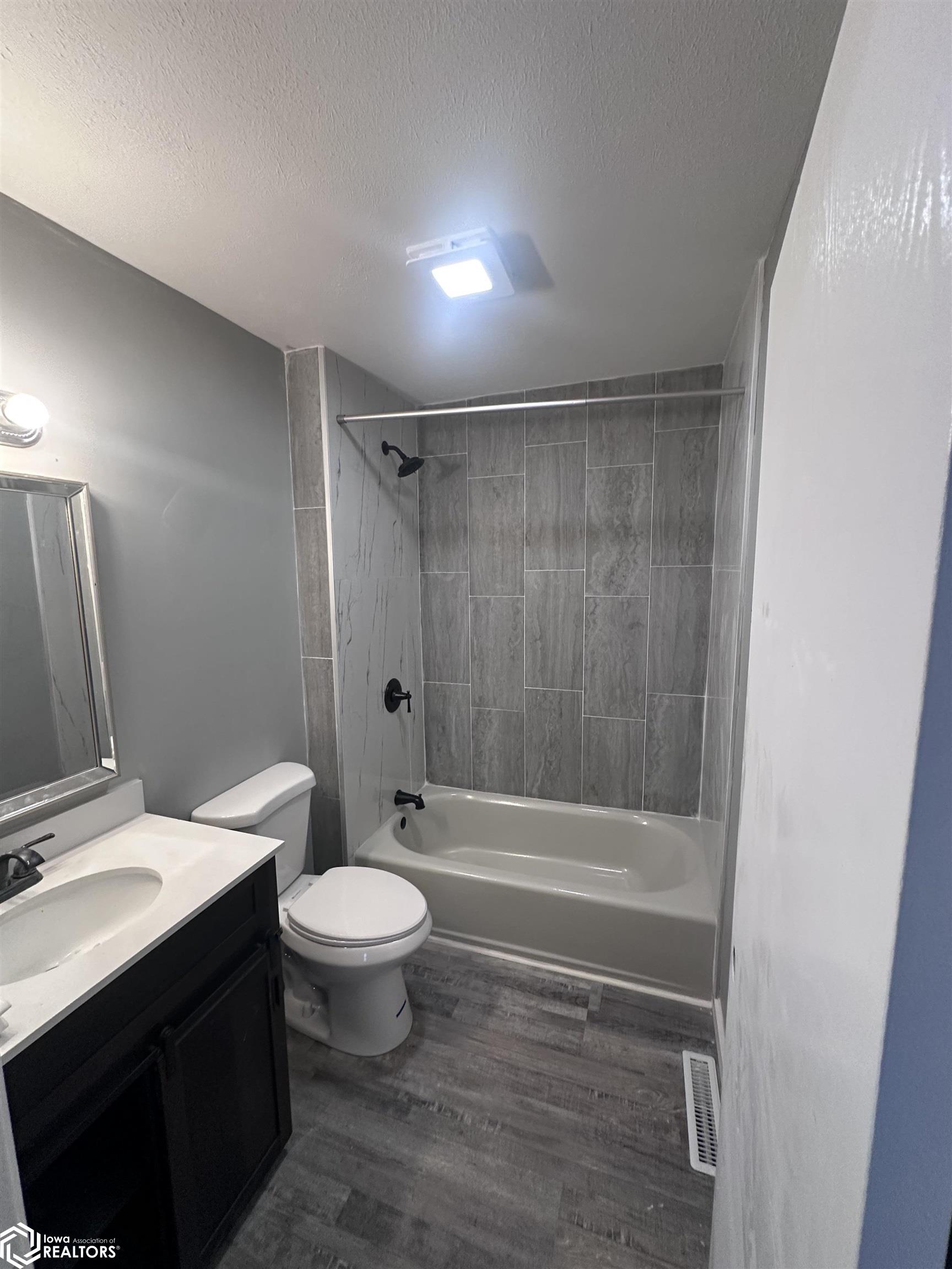 702 E Coolbaugh Street, Red Oak, Iowa image 14