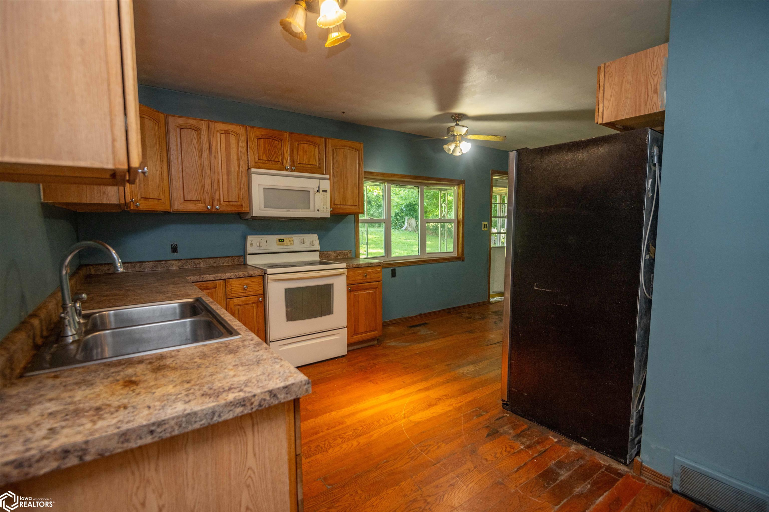 221 Skyline Drive, Ottumwa, Iowa image 6