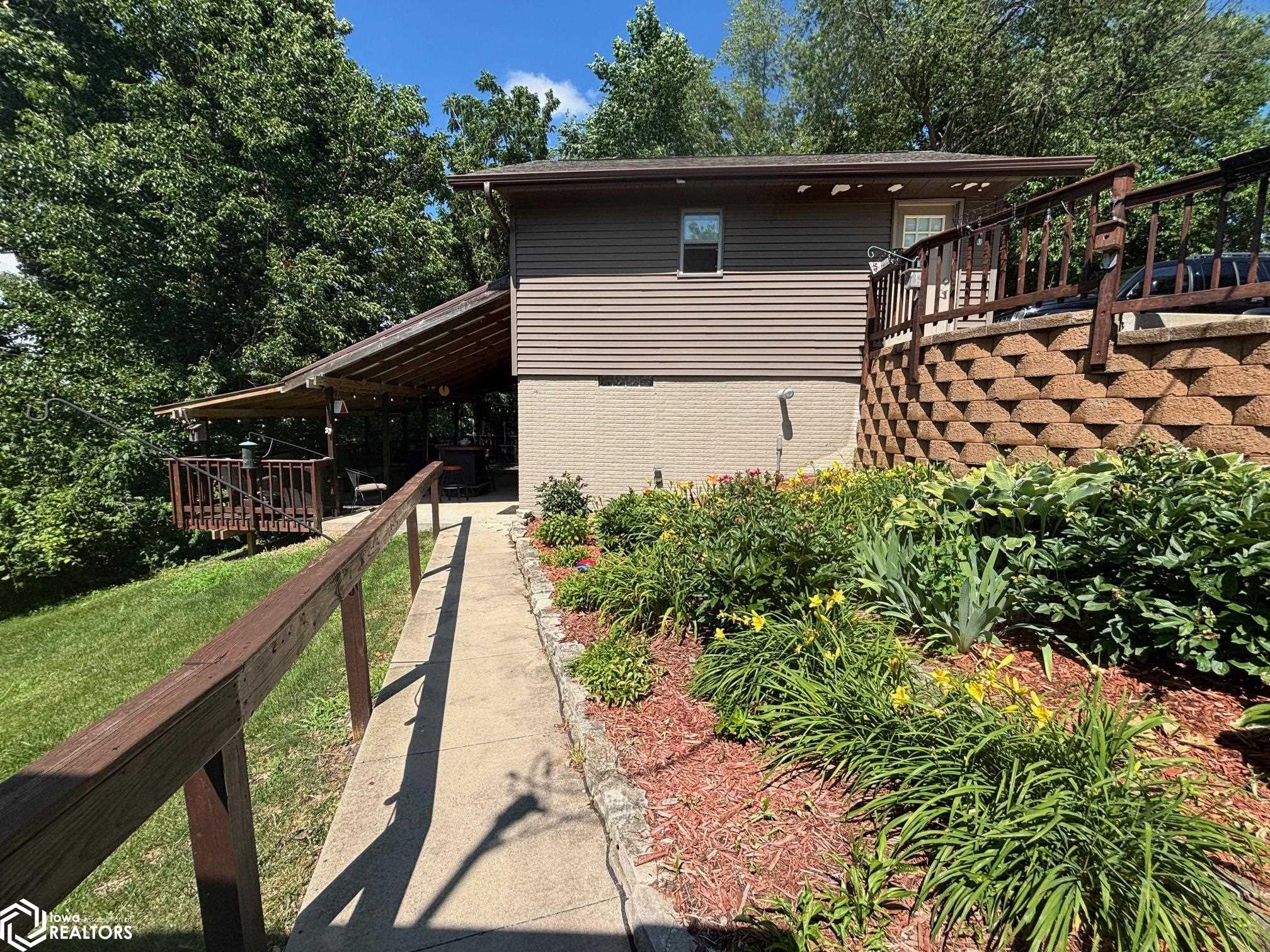 6110 N Lakeshore Drive, Brooklyn, Iowa image 2
