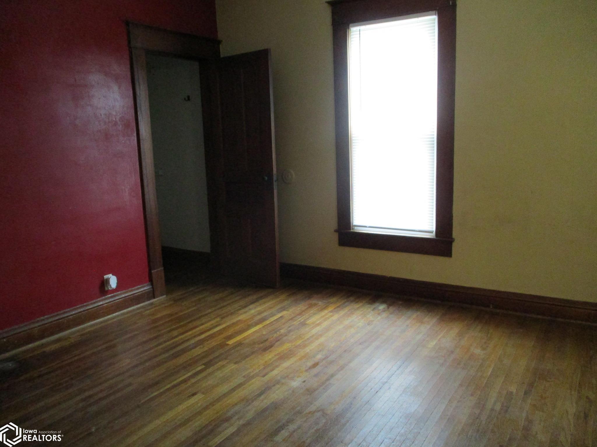 309 W 6th Street, Vinton, Iowa image 13