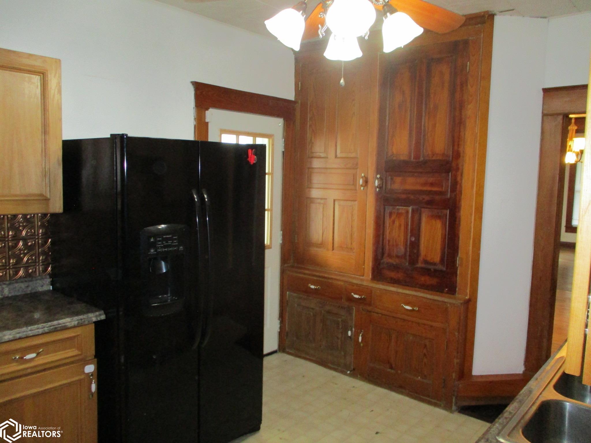 309 W 6th Street, Vinton, Iowa image 7