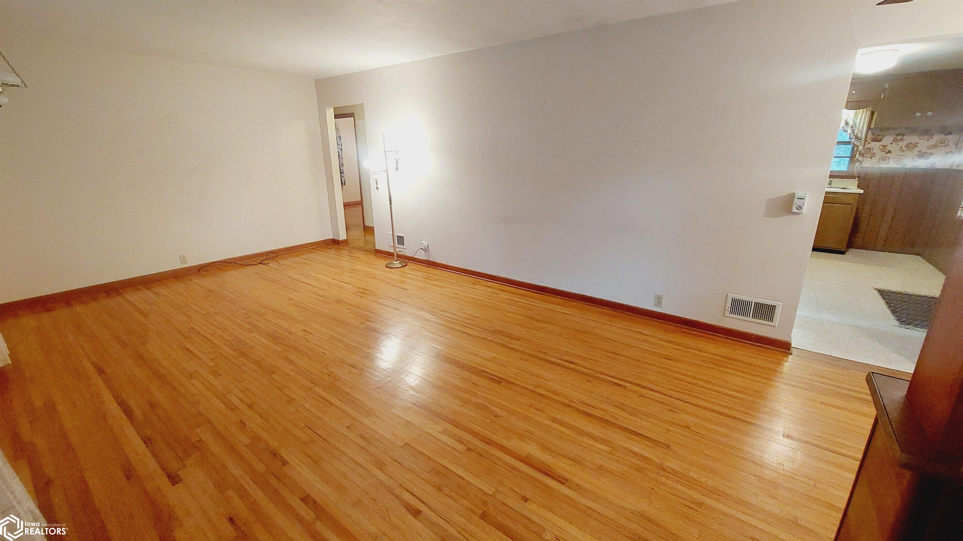 706 Eastern Avenue, Red Oak, Iowa image 2