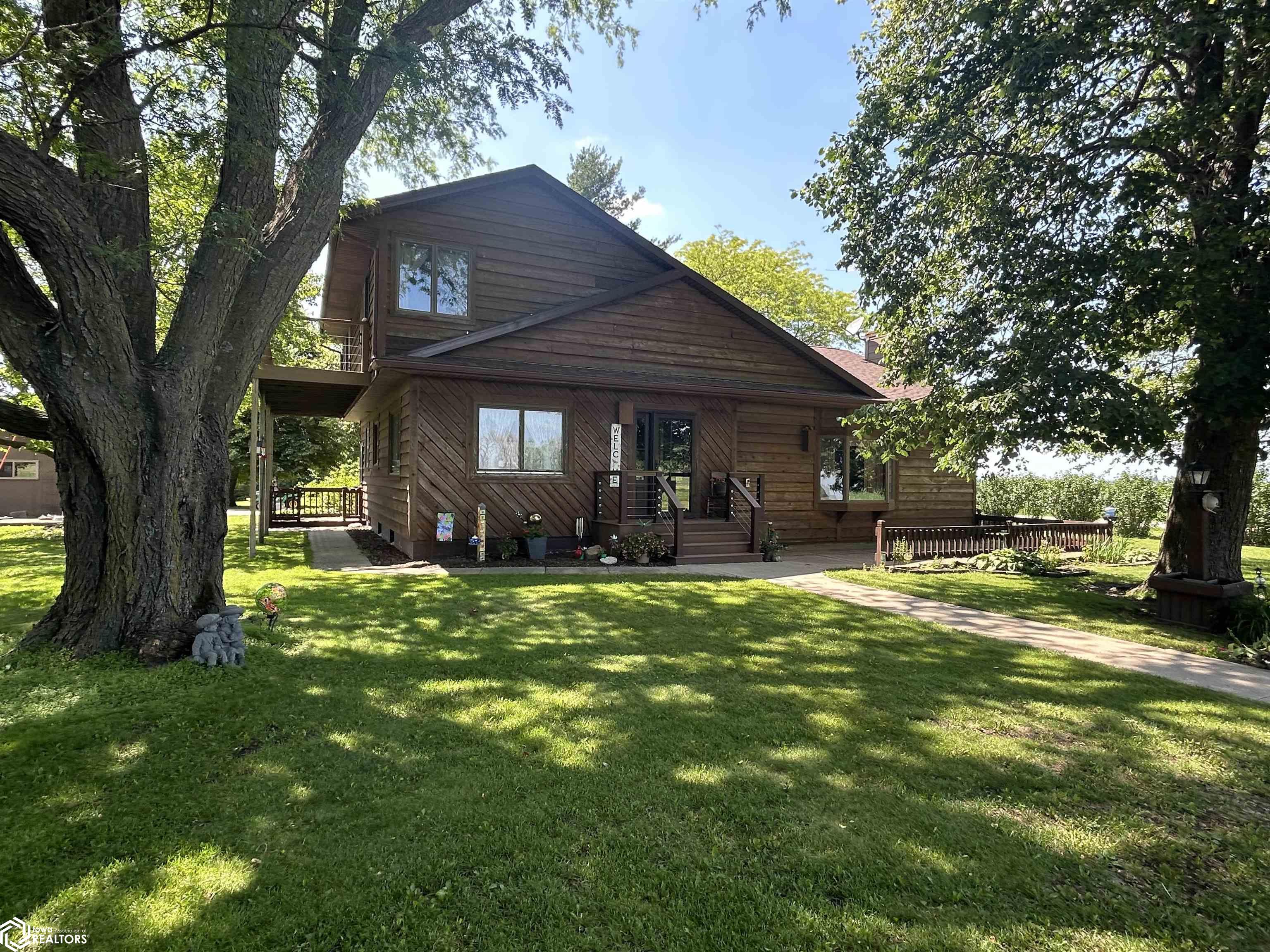 1419 220th St, Sheffield, Iowa image 1