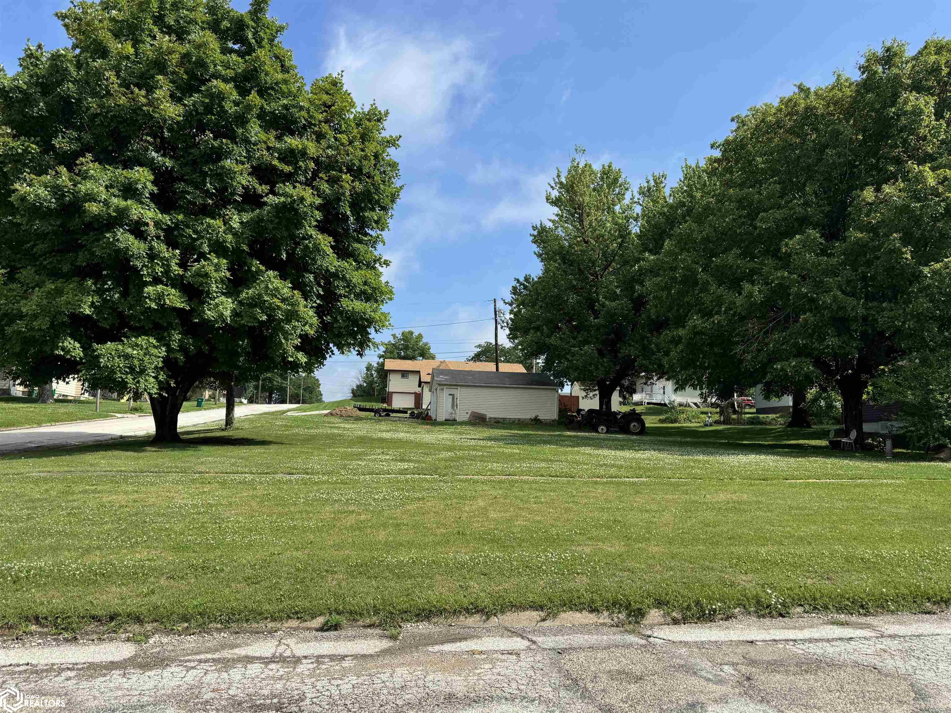 1109 W Mills Street, Creston, Iowa image 2