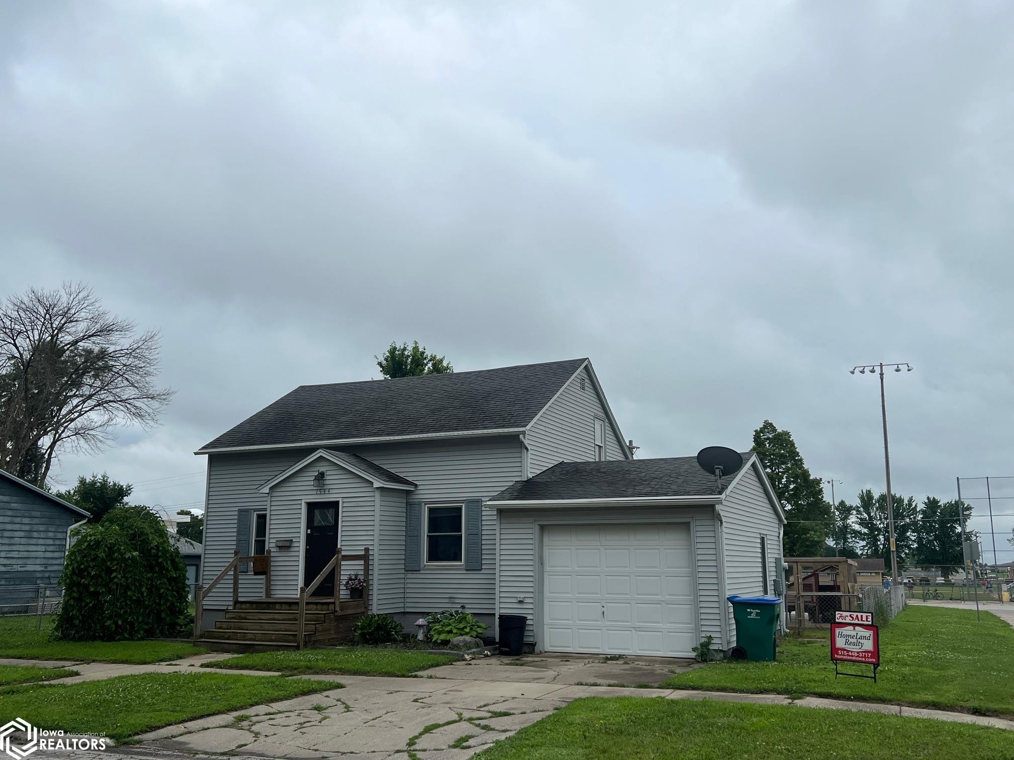 1544 Division Street, Webster City, Iowa image 1