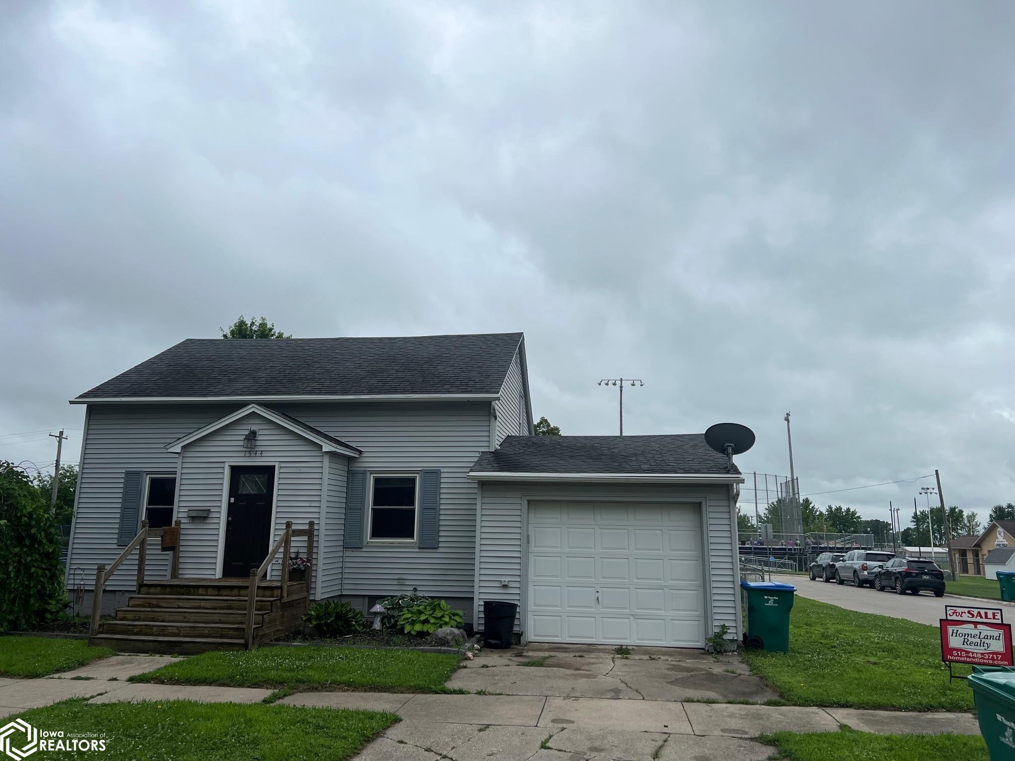 1544 Division Street, Webster City, Iowa image 2