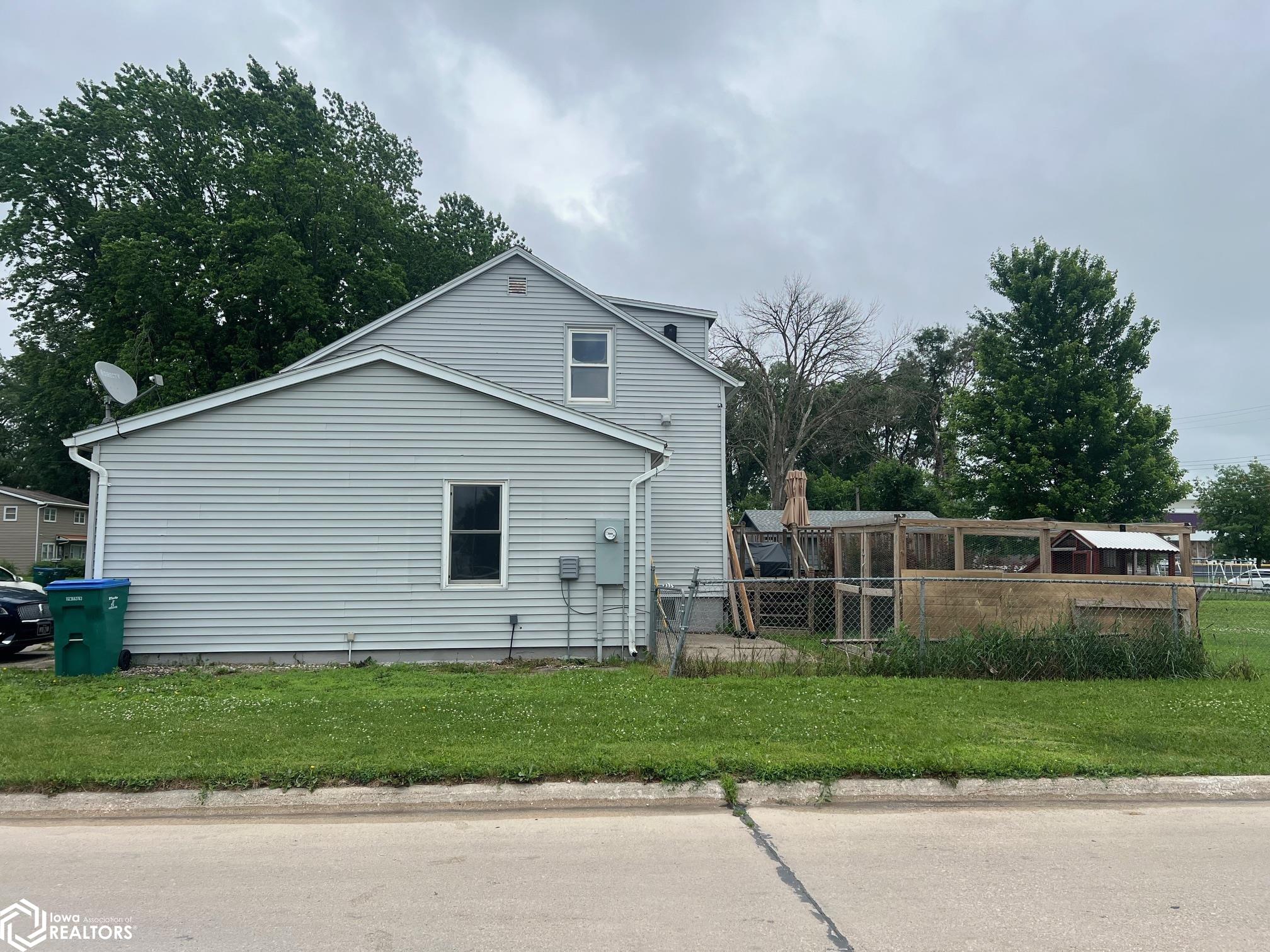 1544 Division Street, Webster City, Iowa image 3