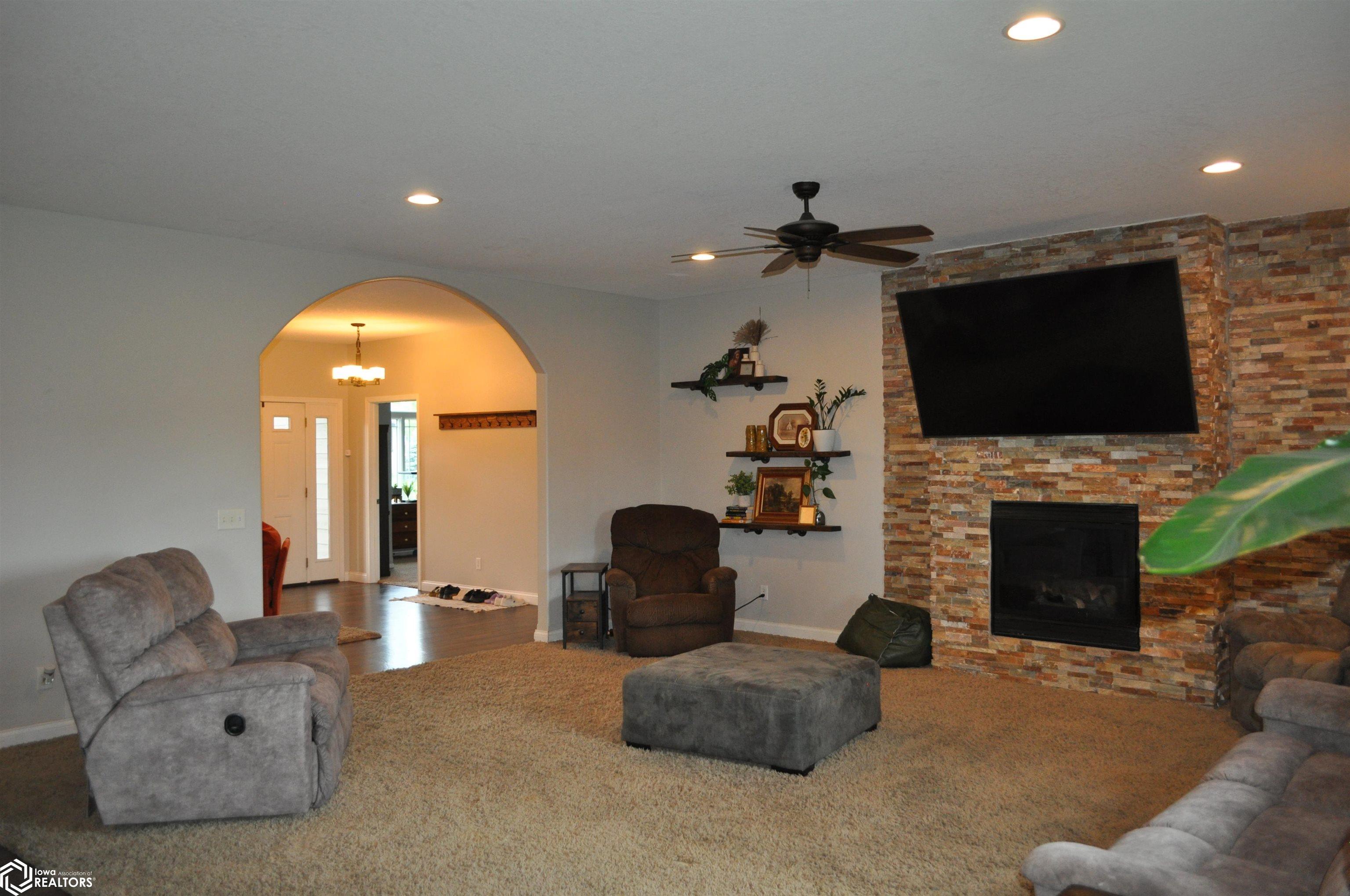104 E Timber Creek Drive, Carroll, Iowa image 19