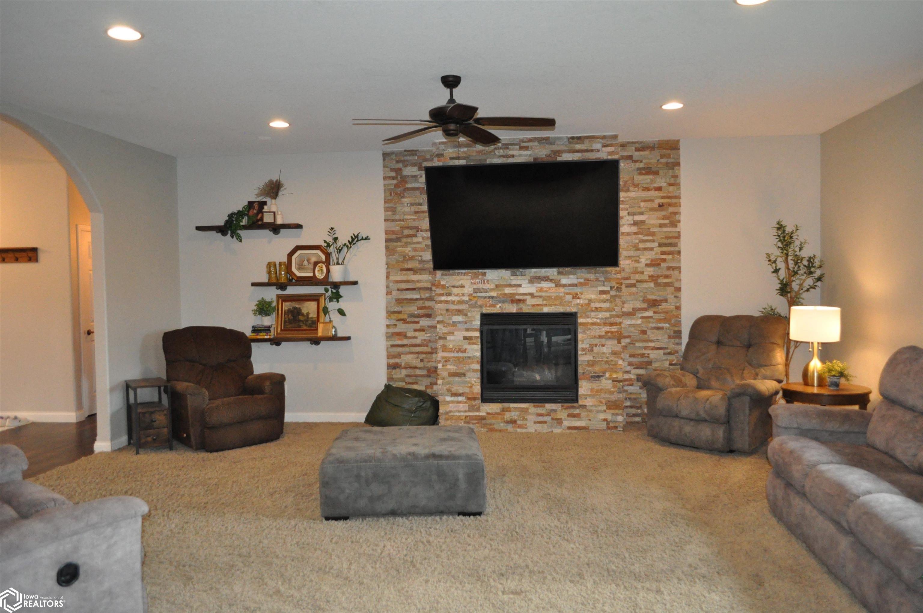 104 E Timber Creek Drive, Carroll, Iowa image 20