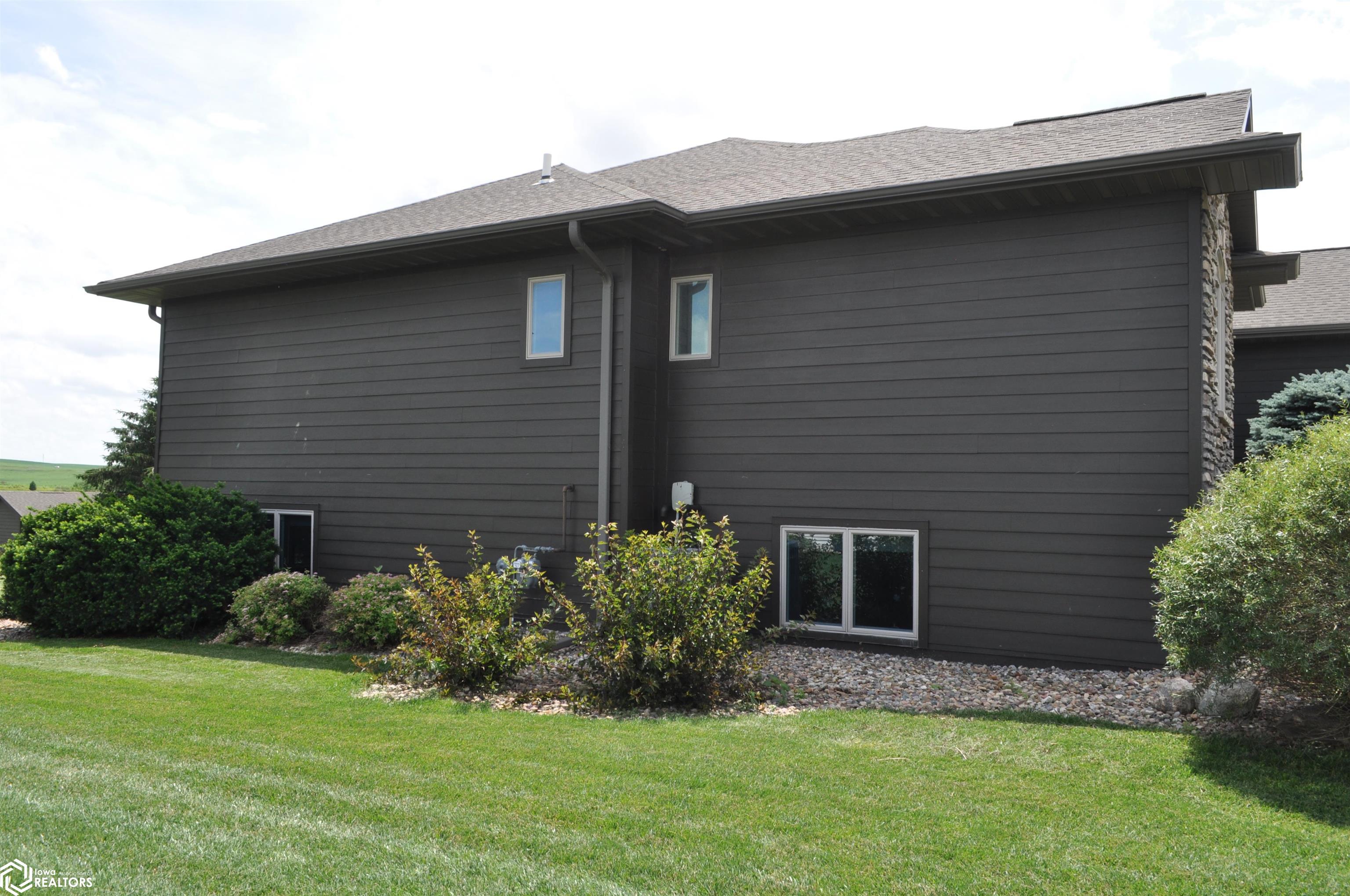 104 E Timber Creek Drive, Carroll, Iowa image 5