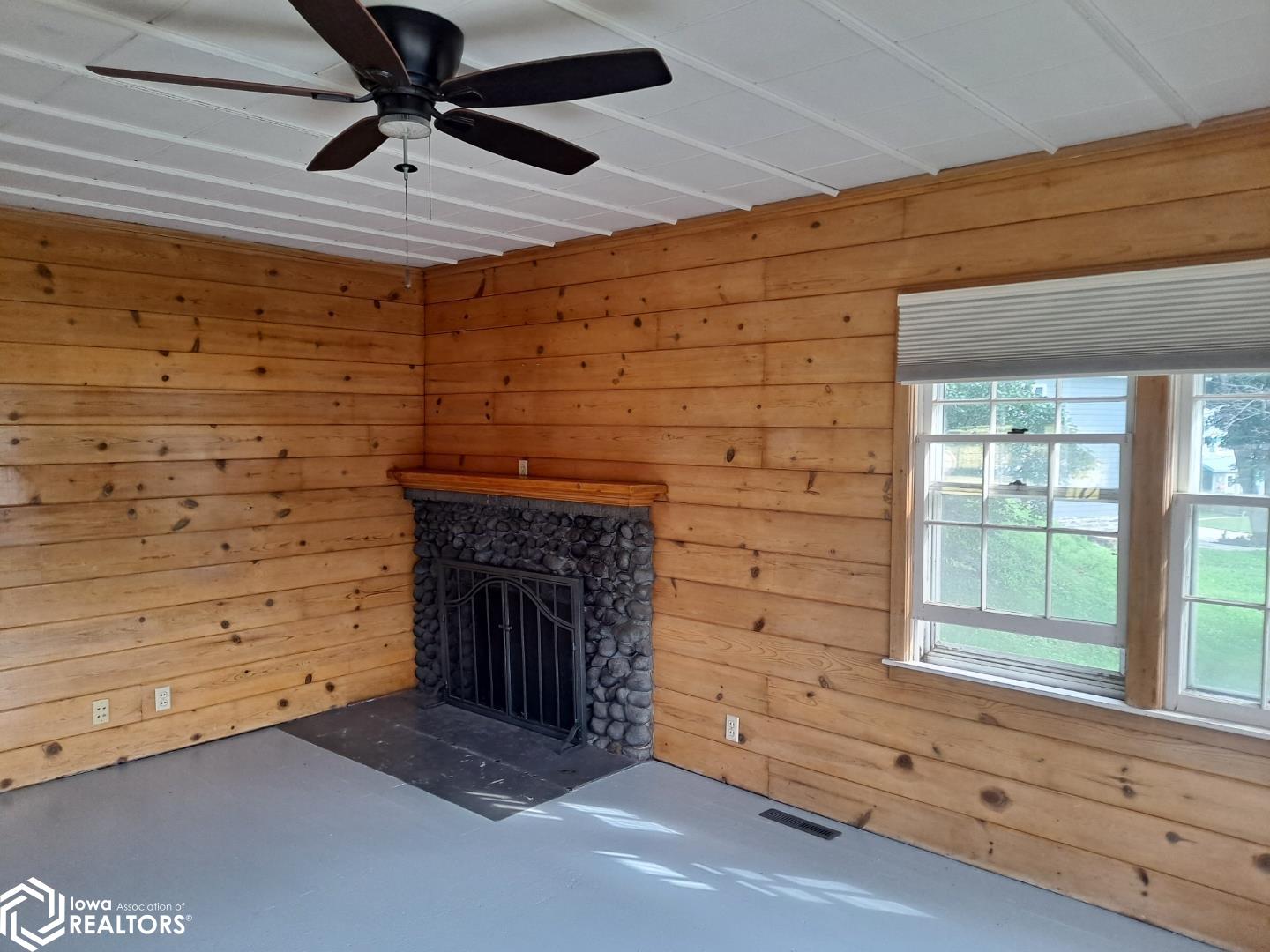 136 7th Ave N, Clear Lake, Iowa image 6