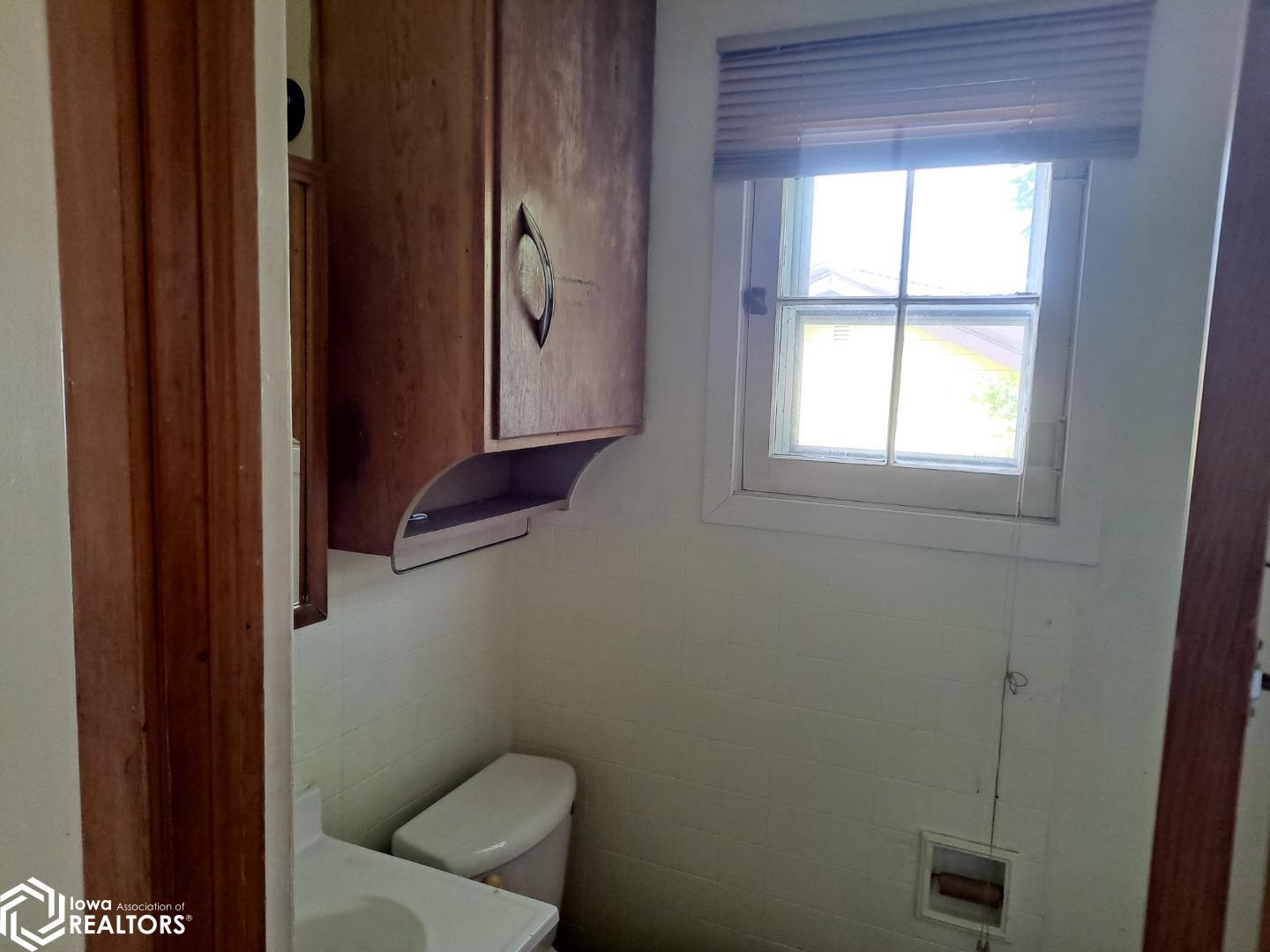 136 7th Ave N, Clear Lake, Iowa image 8