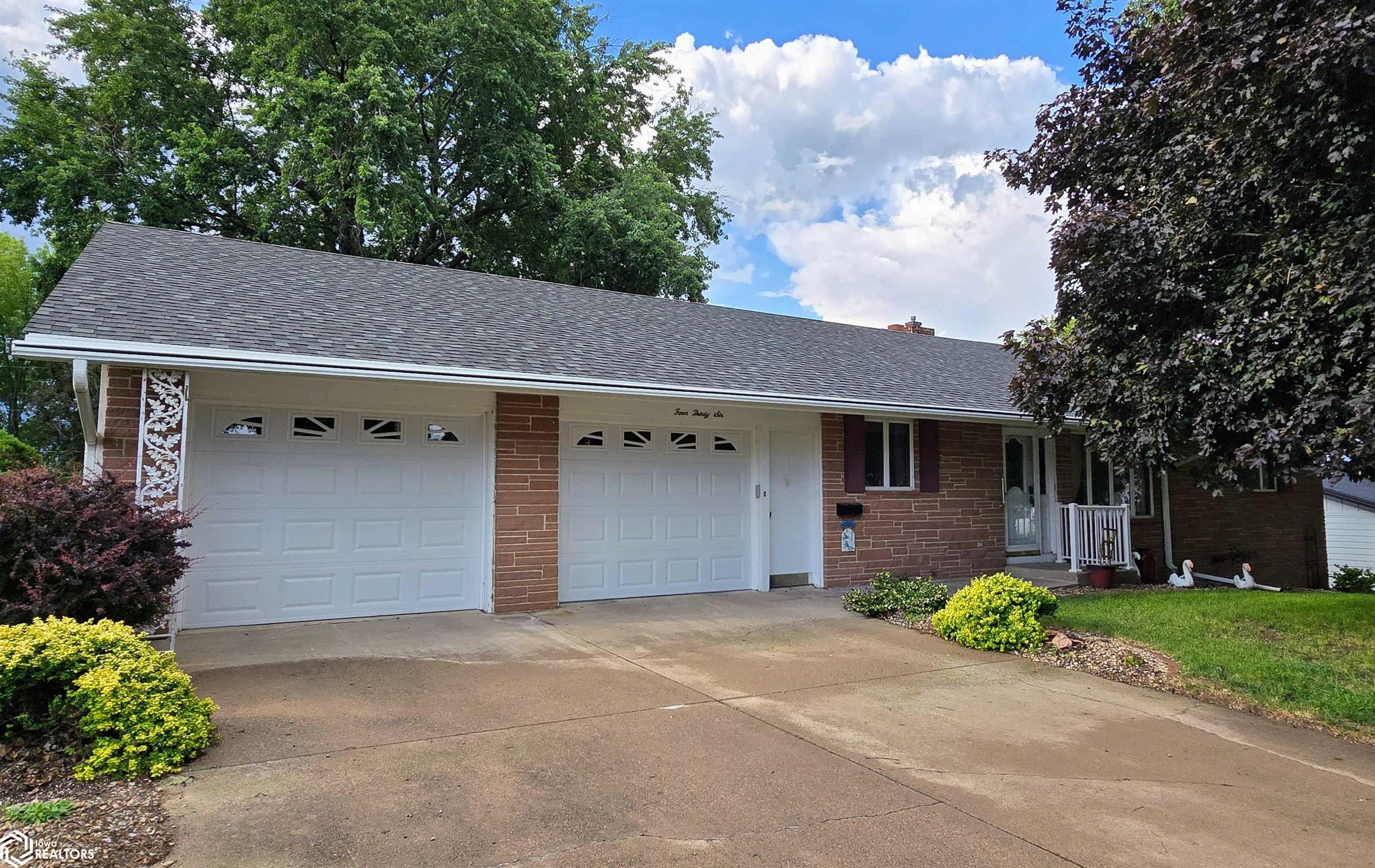 436 W 21st Street, Carroll, Iowa image 1