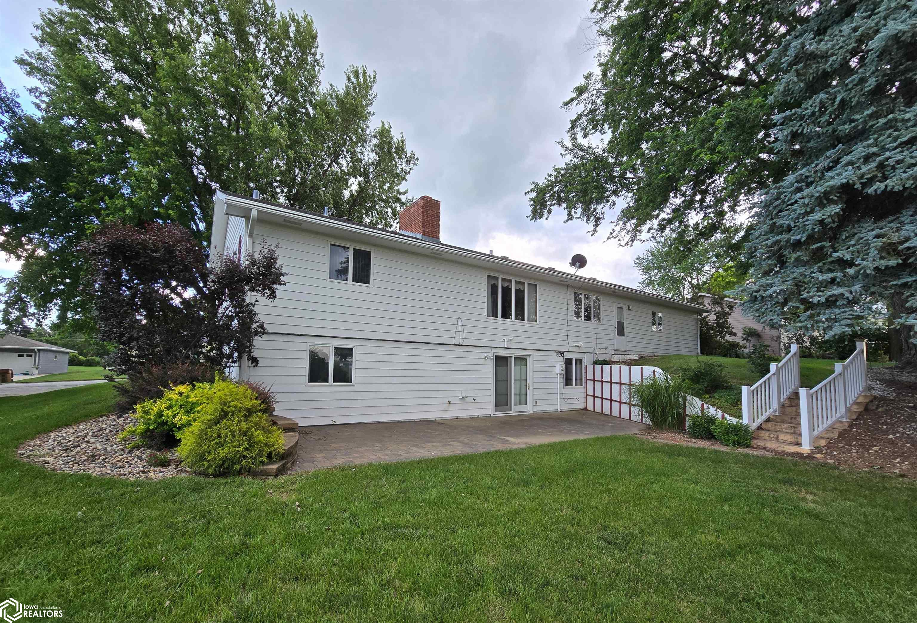 436 W 21st Street, Carroll, Iowa image 2
