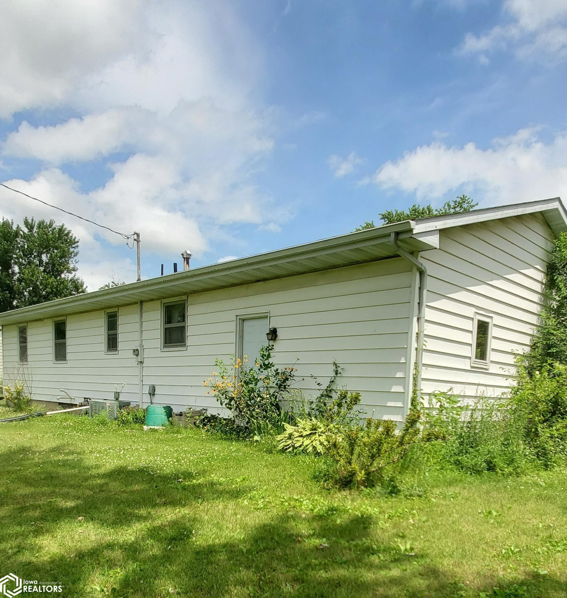 602 Dewey, Donnellson, Iowa image 3