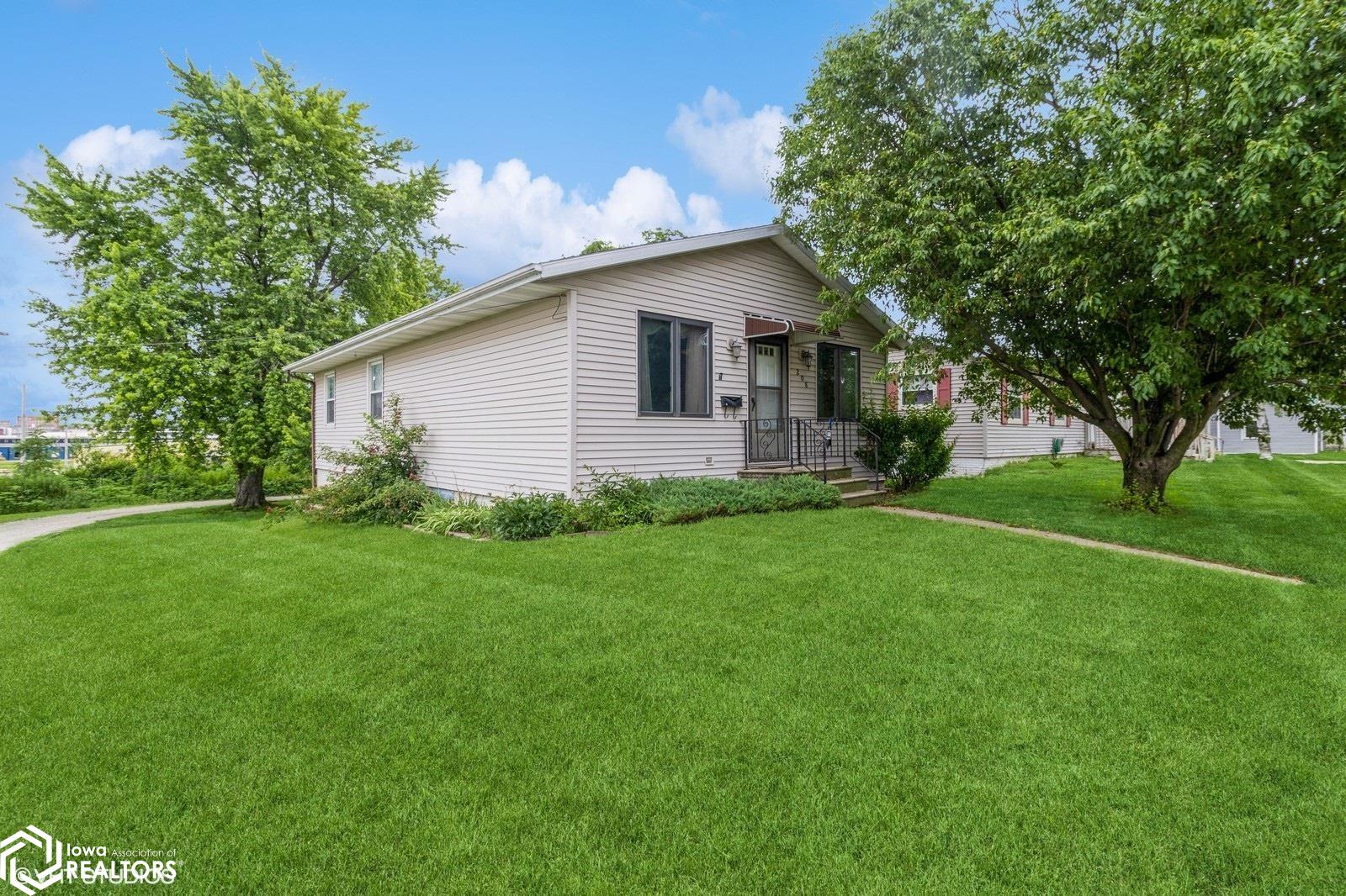 208 Young Street, Marshalltown, Iowa image 1