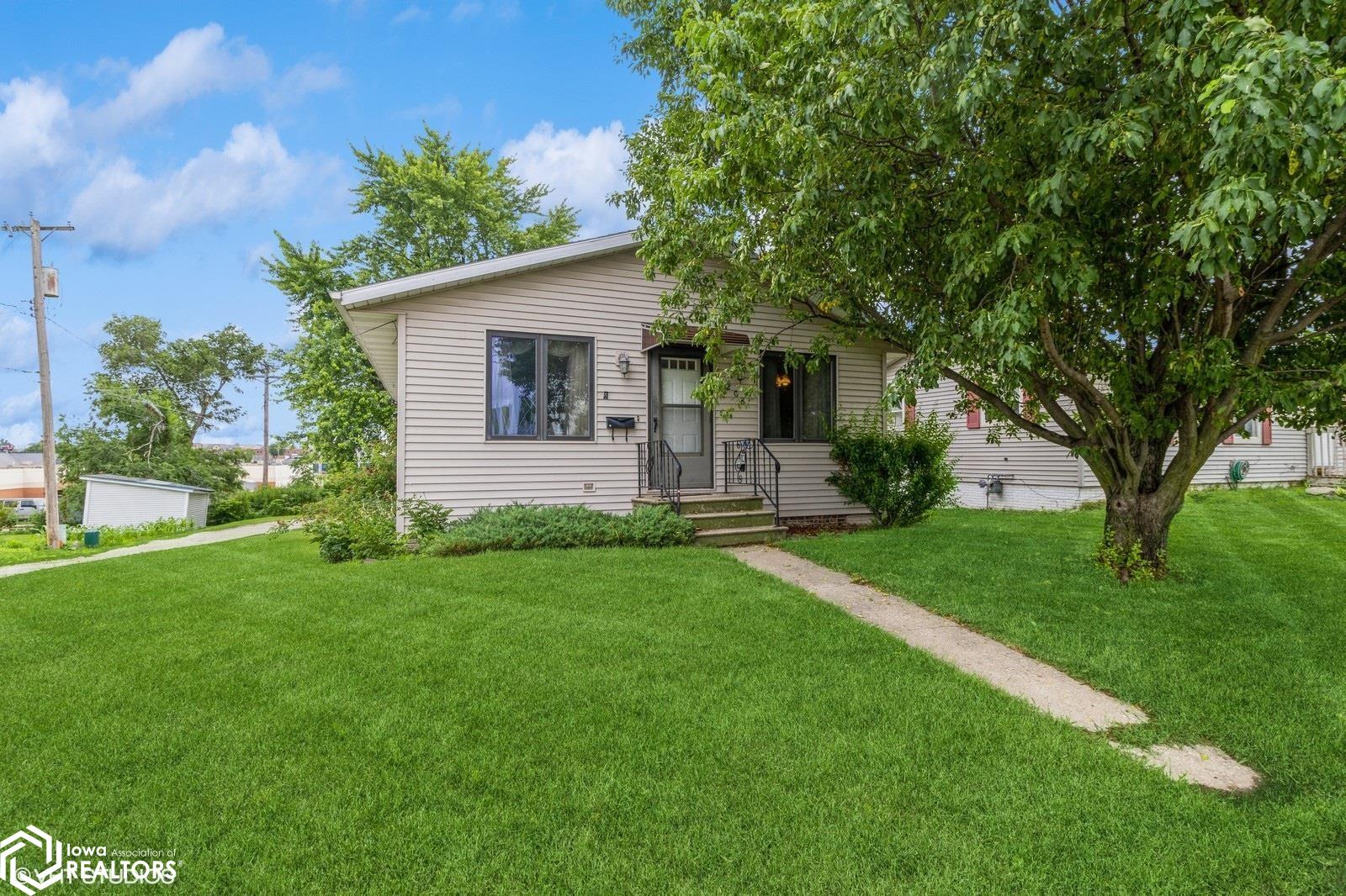 208 Young Street, Marshalltown, Iowa image 2