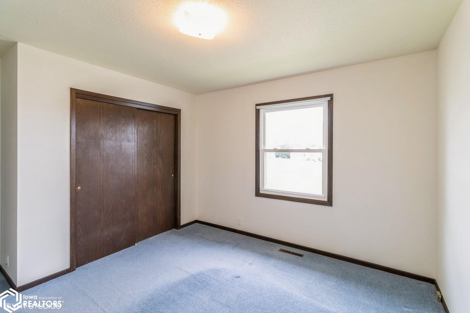 208 Young Street, Marshalltown, Iowa image 19