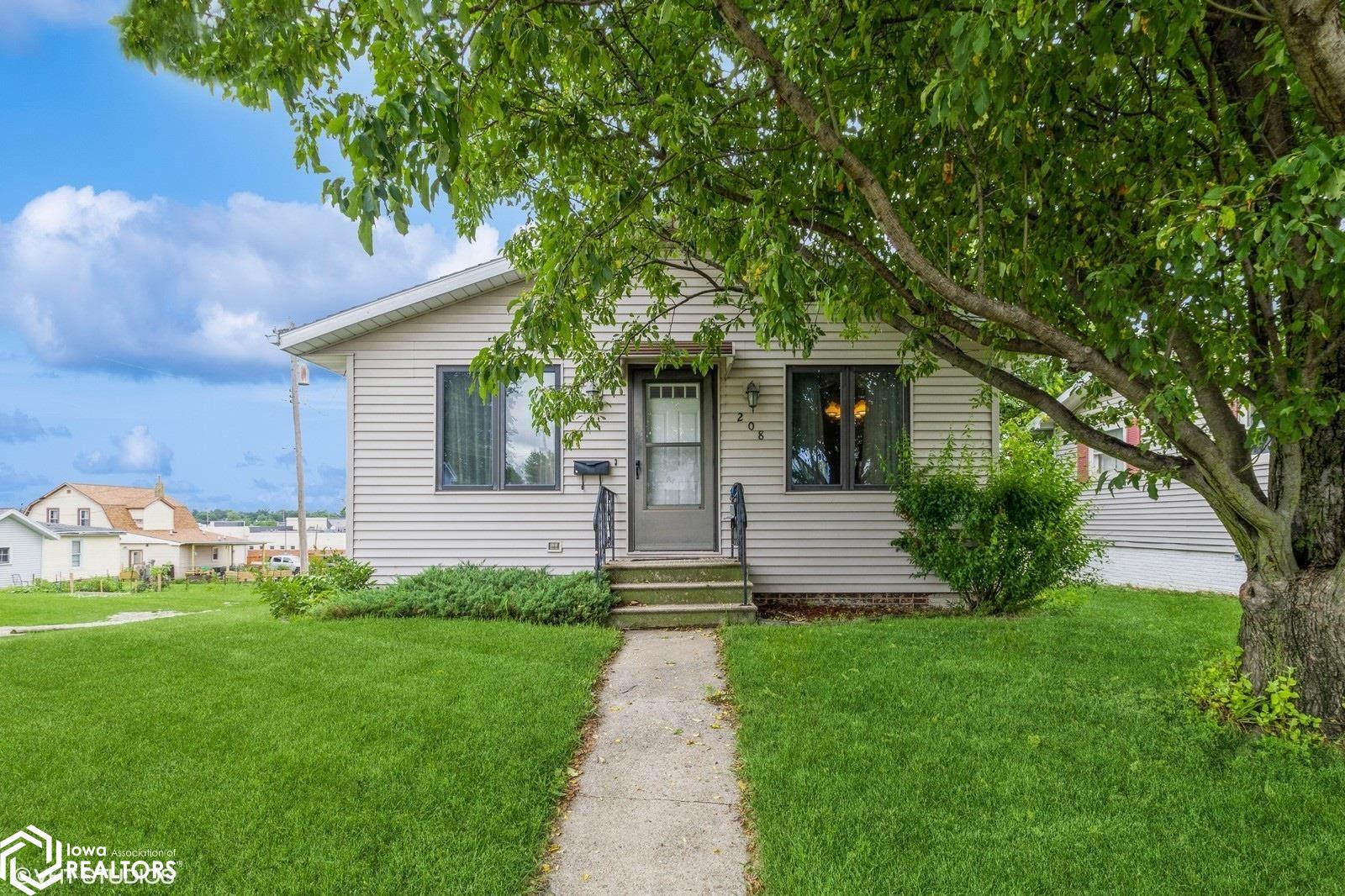 208 Young Street, Marshalltown, Iowa image 3