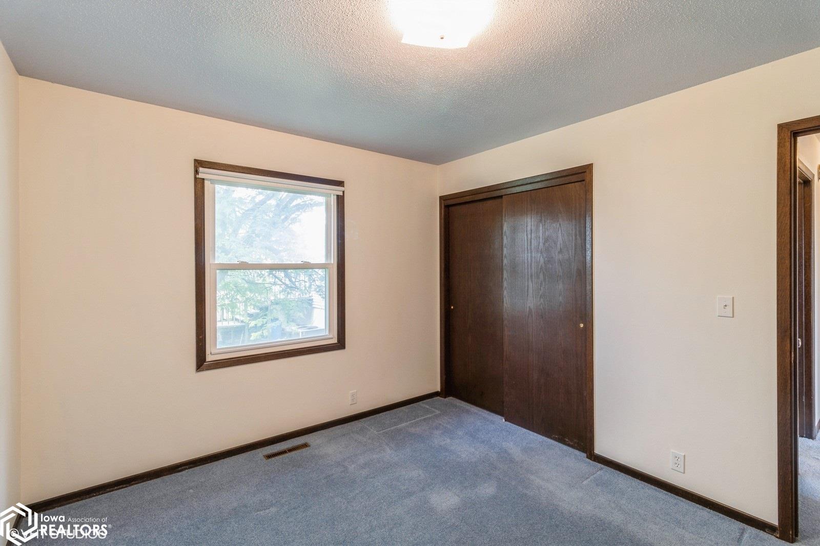 208 Young Street, Marshalltown, Iowa image 22