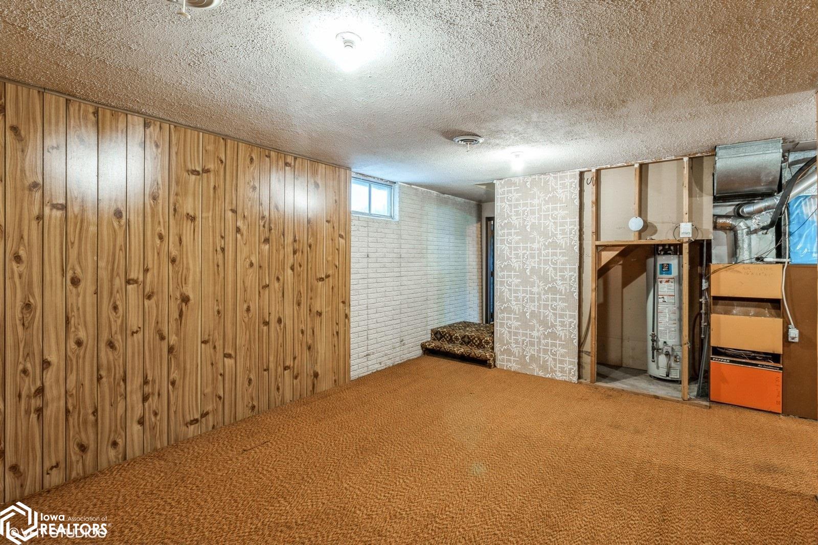 208 Young Street, Marshalltown, Iowa image 24