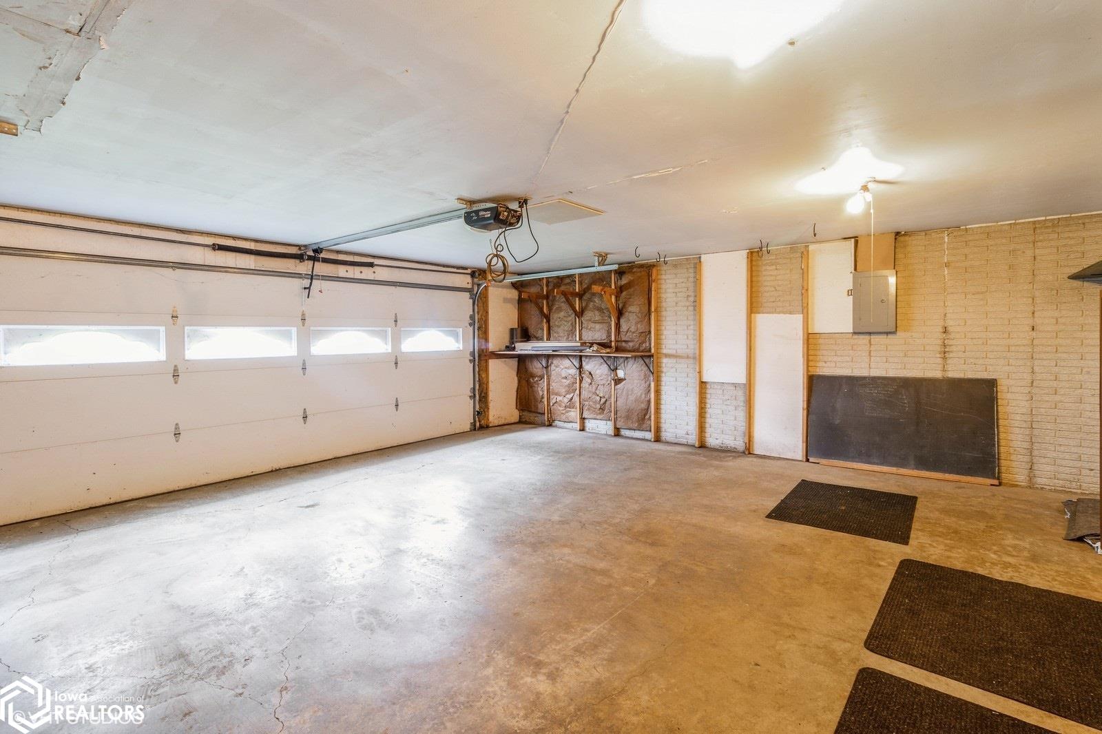 208 Young Street, Marshalltown, Iowa image 26