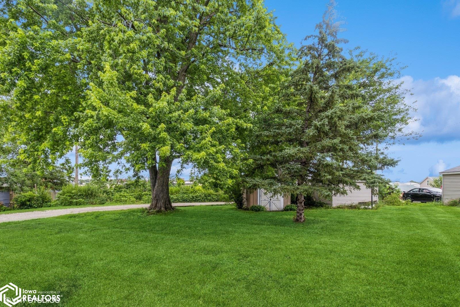 208 Young Street, Marshalltown, Iowa image 8