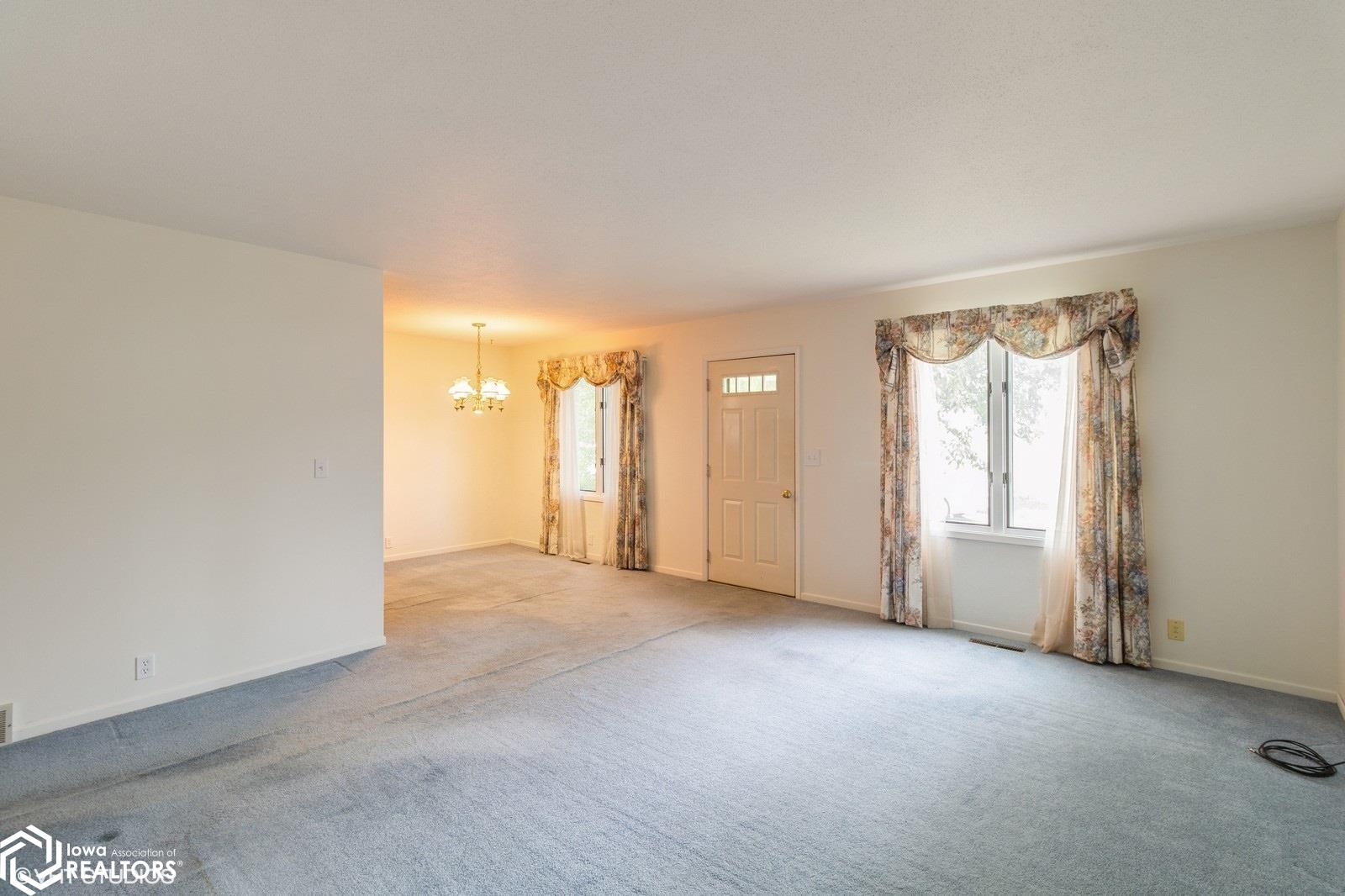 208 Young Street, Marshalltown, Iowa image 10