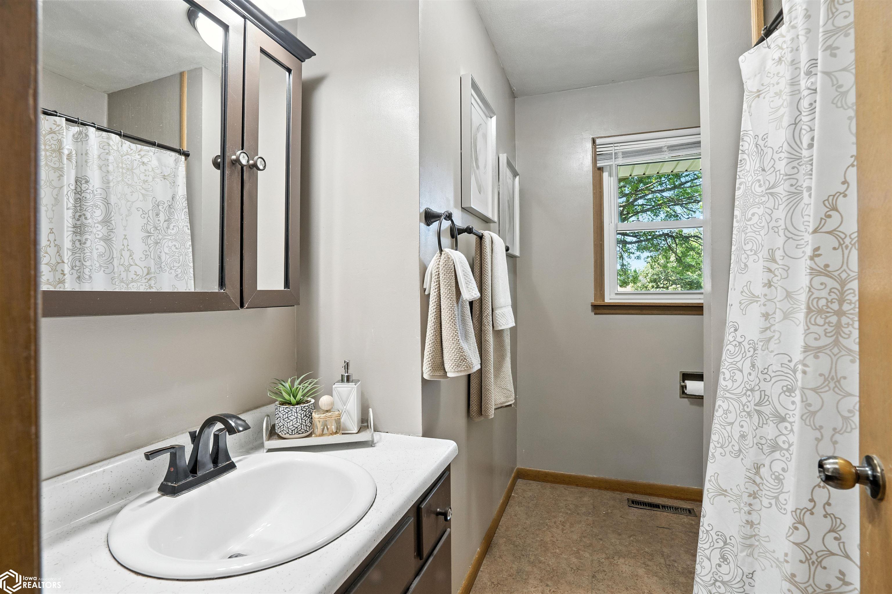2903 Nelson Road, Marshalltown, Iowa image 14