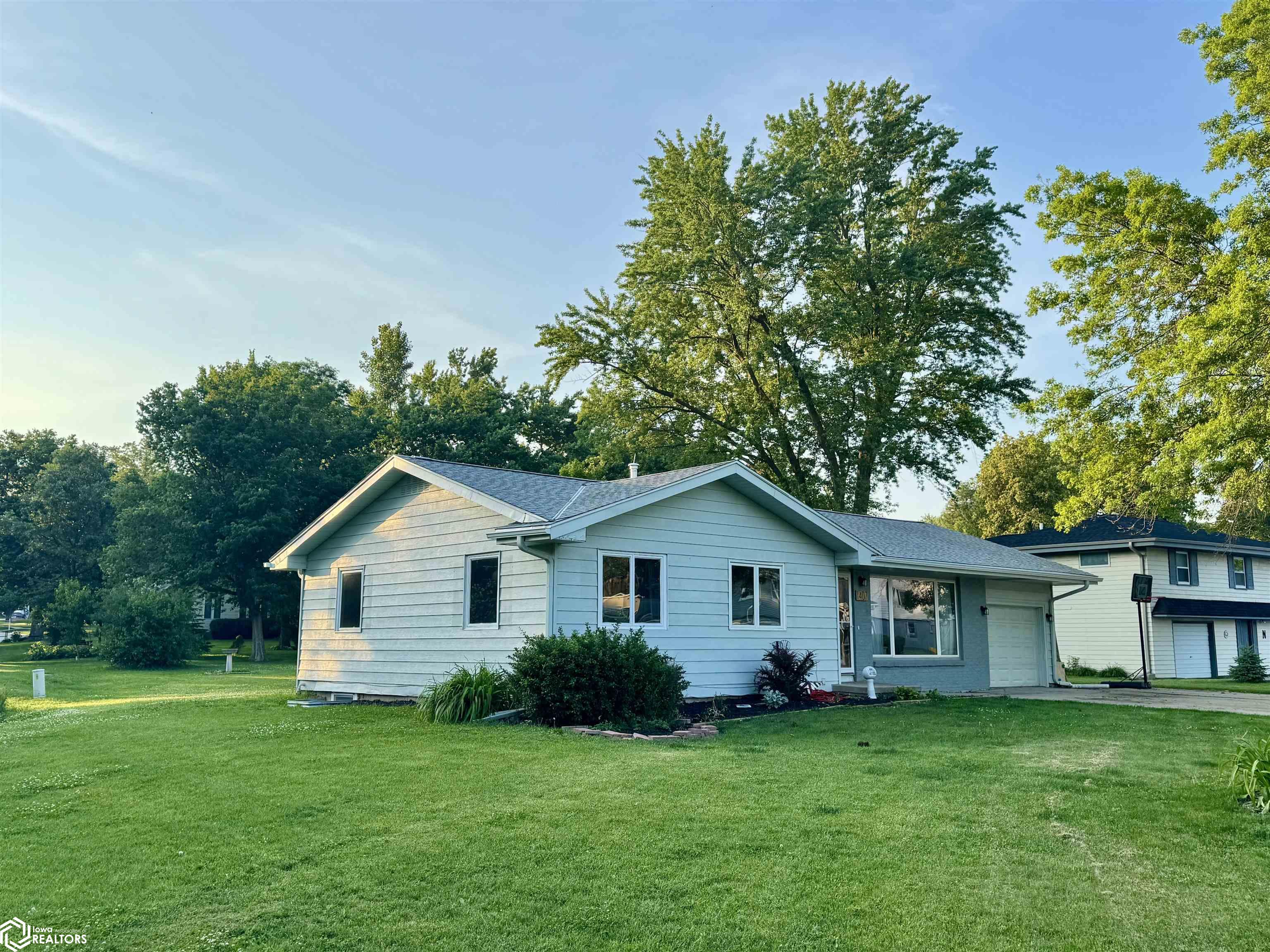 1407 16th Street, Harlan, Iowa image 2